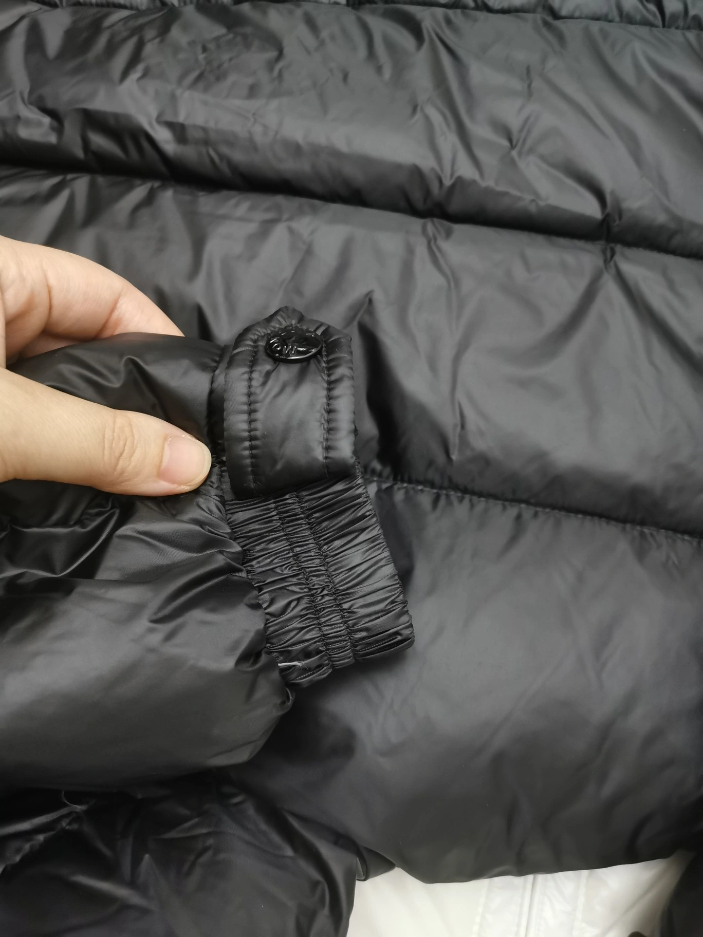 Moncler Down Jackets Soft 146128