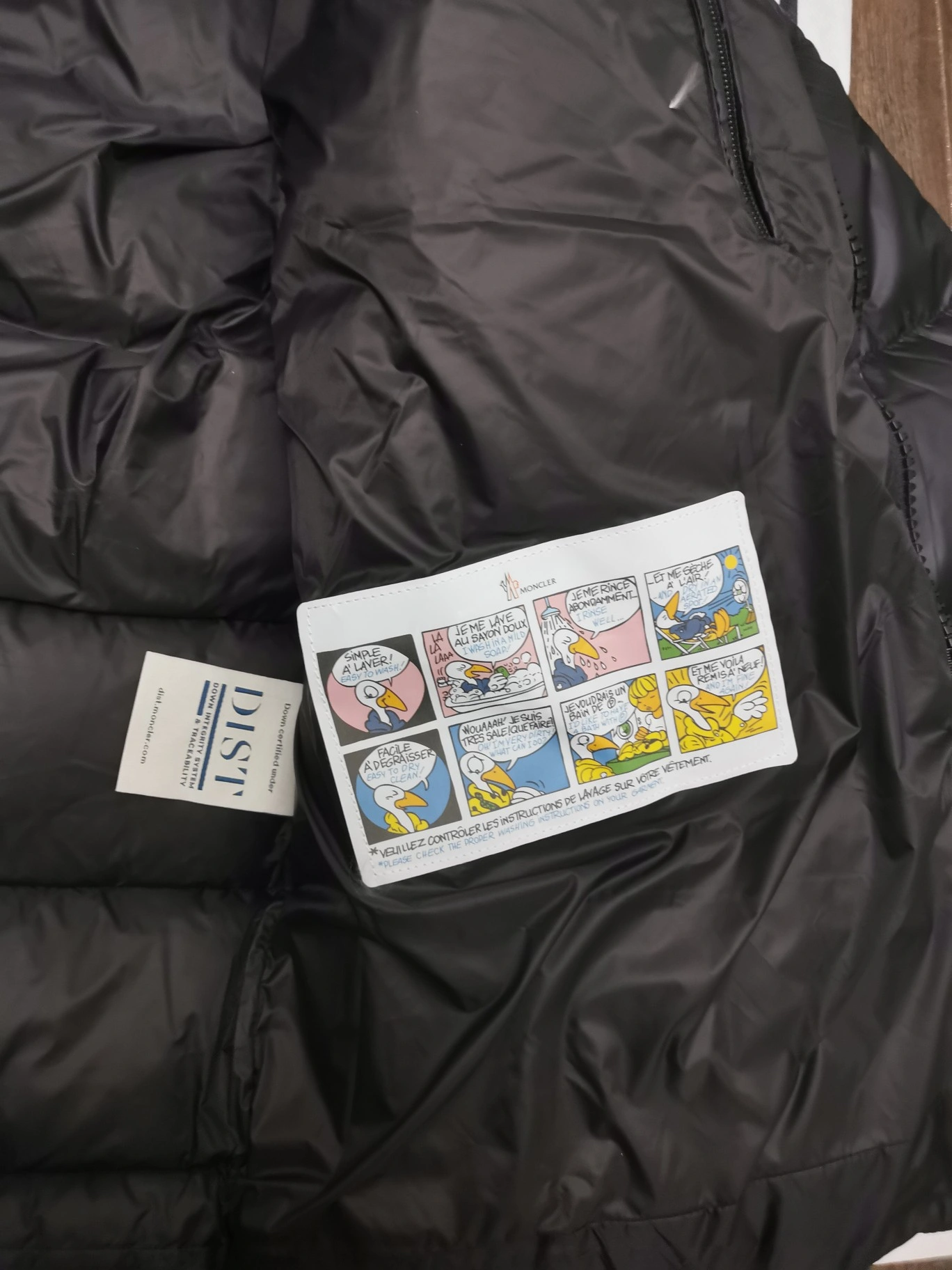 Moncler Down Jackets Soft 146128