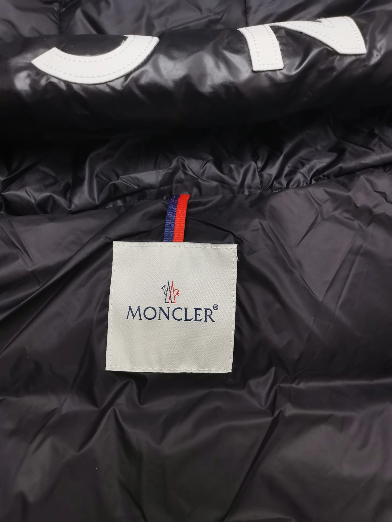 Moncler Down Jackets Soft 146128