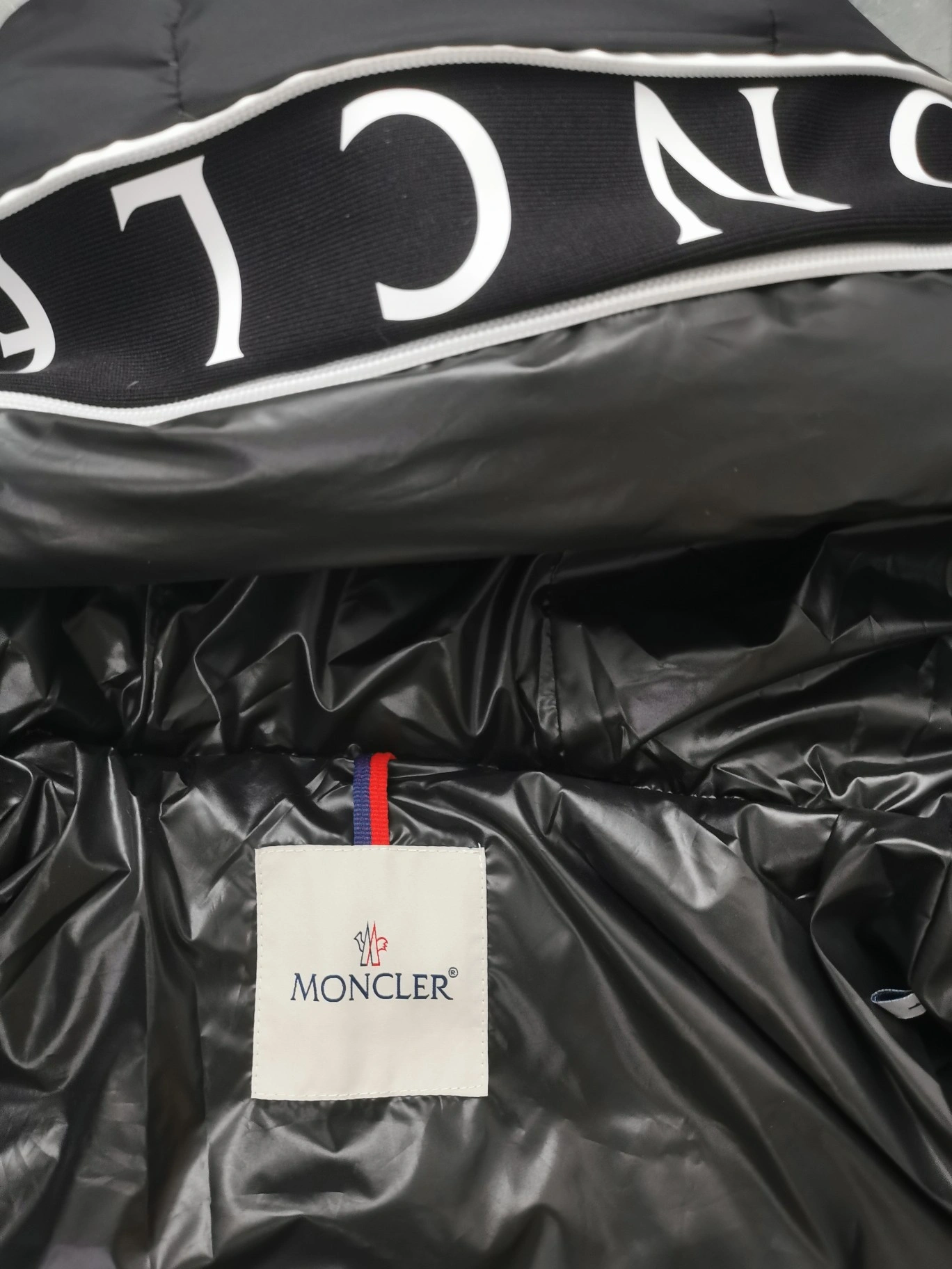 Moncler Down Jackets TechFriendly 146118