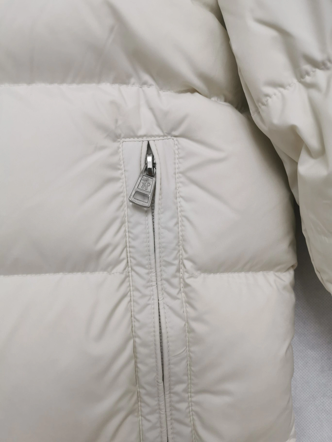 GoAnywhere Moncler Down Jackets 146121