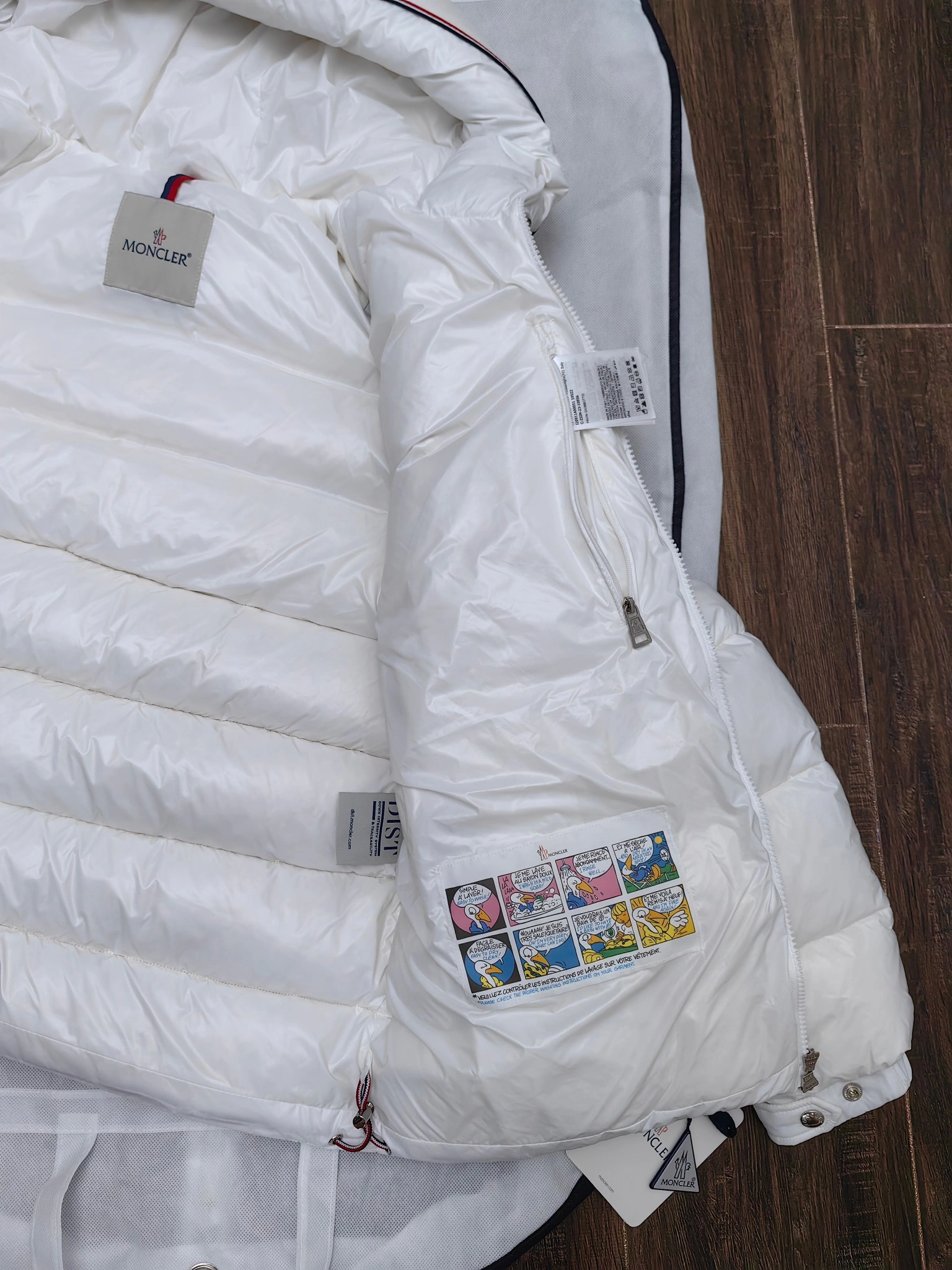 Moncler Down Jackets Packable 146131