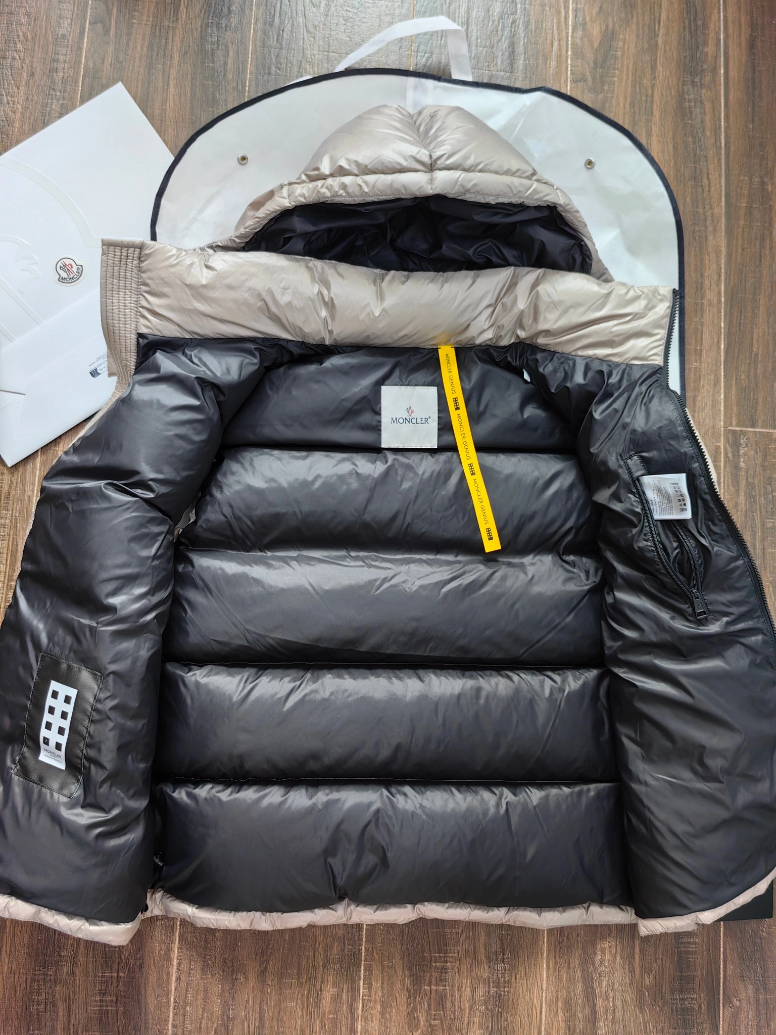 Seasonal Moncler Down Jackets 146137