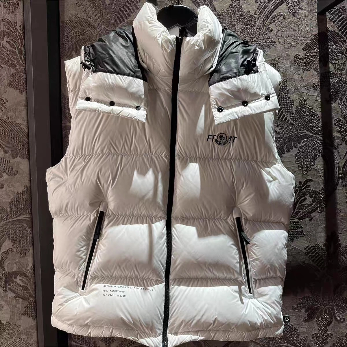 Moncler Down Jackets OnTrend 146123