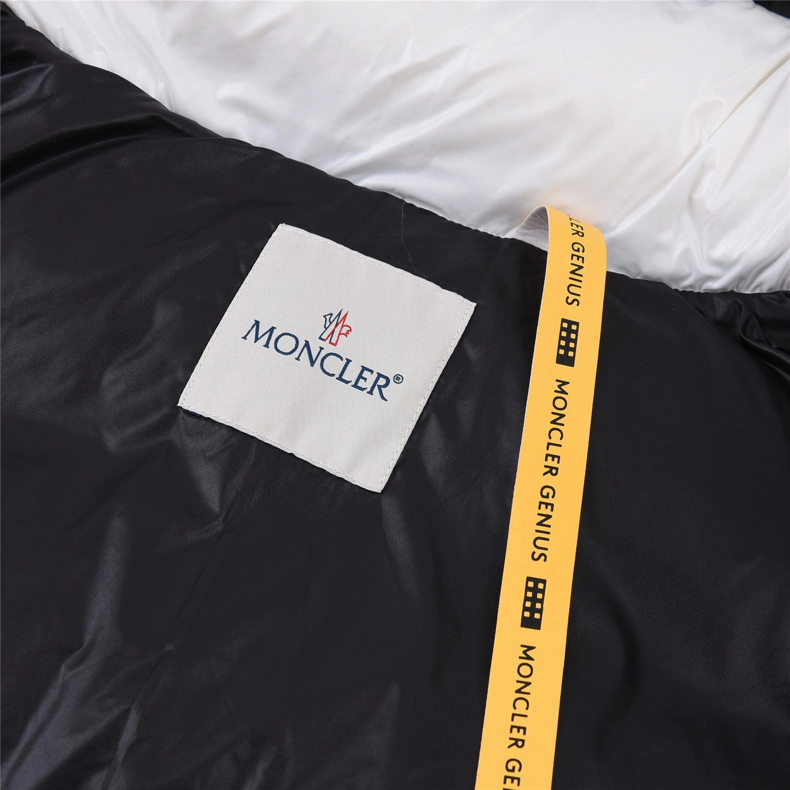 Moncler Down Jackets OnTrend 146123