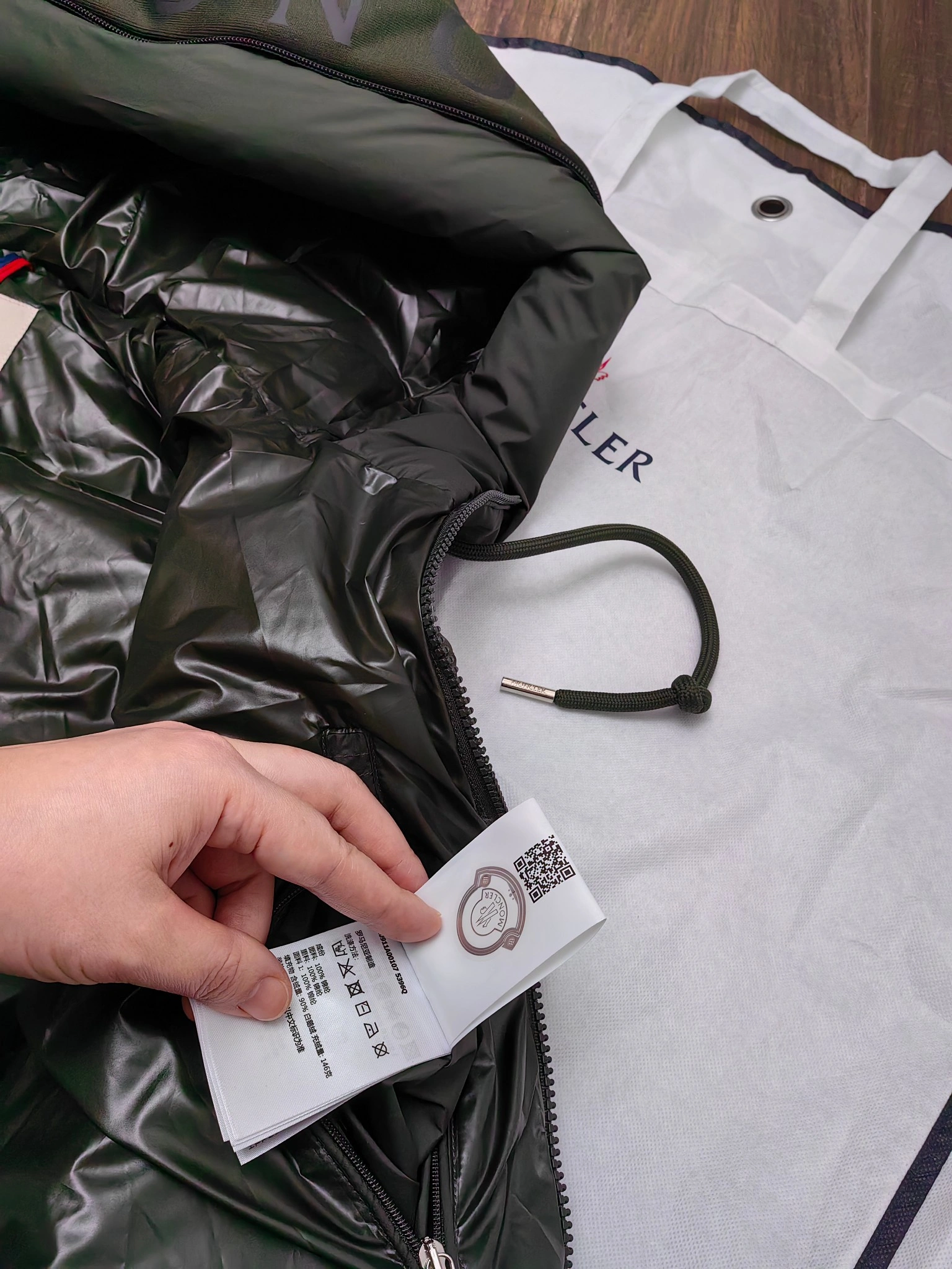 Youthful Moncler Down Jackets 146134