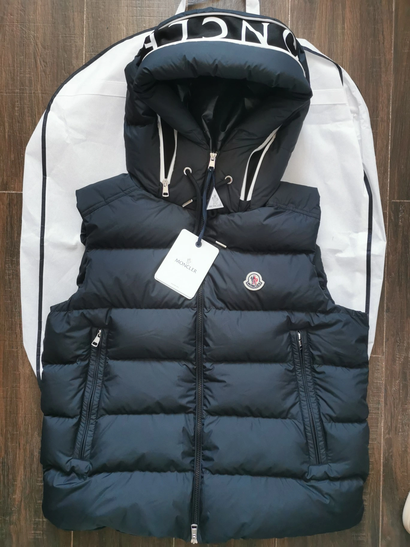 Bold Moncler Down Jackets 146116