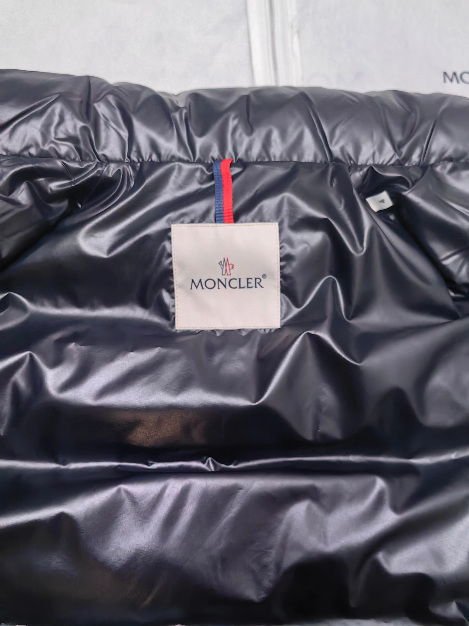 Durable Moncler Down Jackets 146138