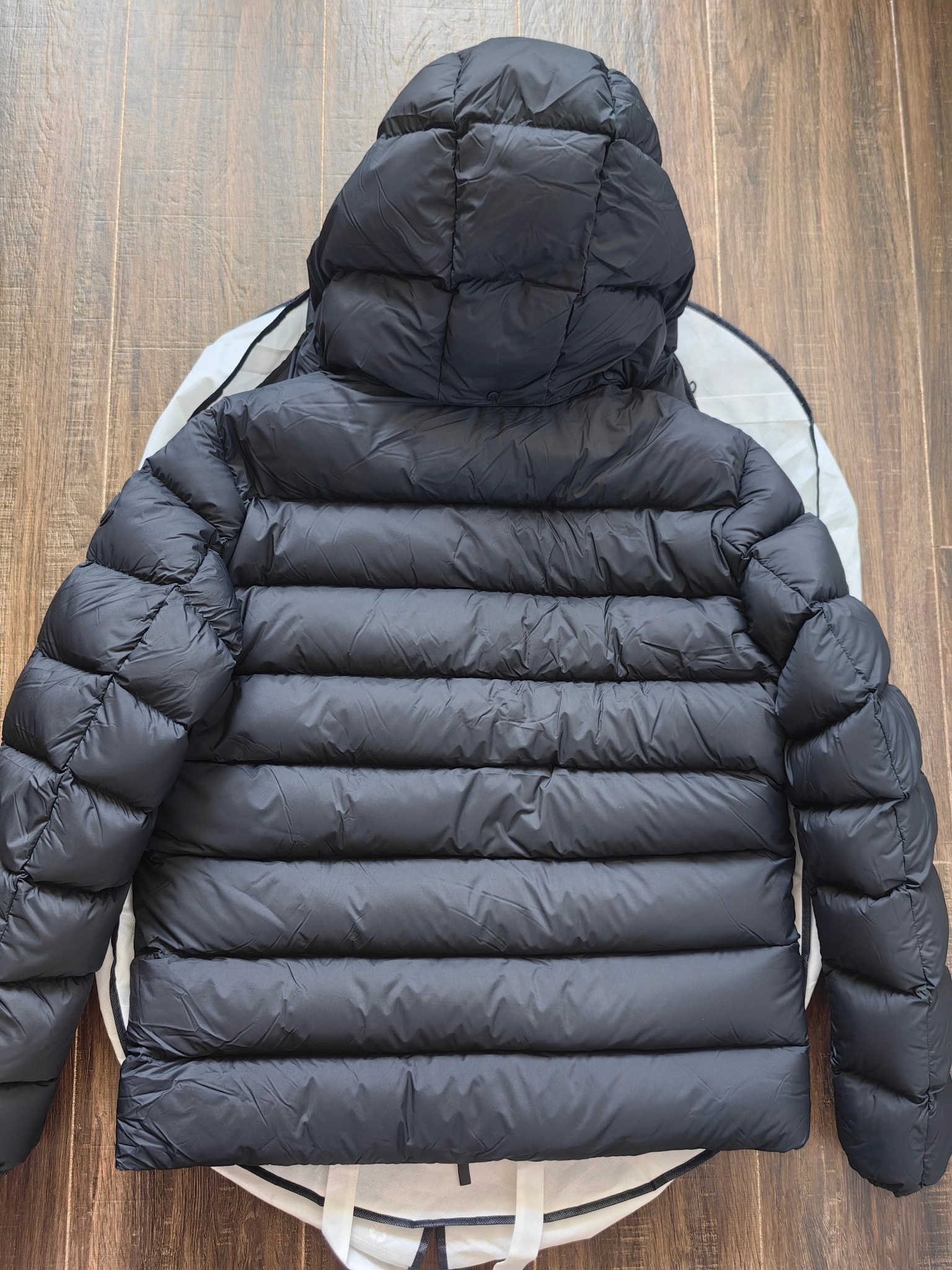 Elegant Moncler Down Jackets 146112