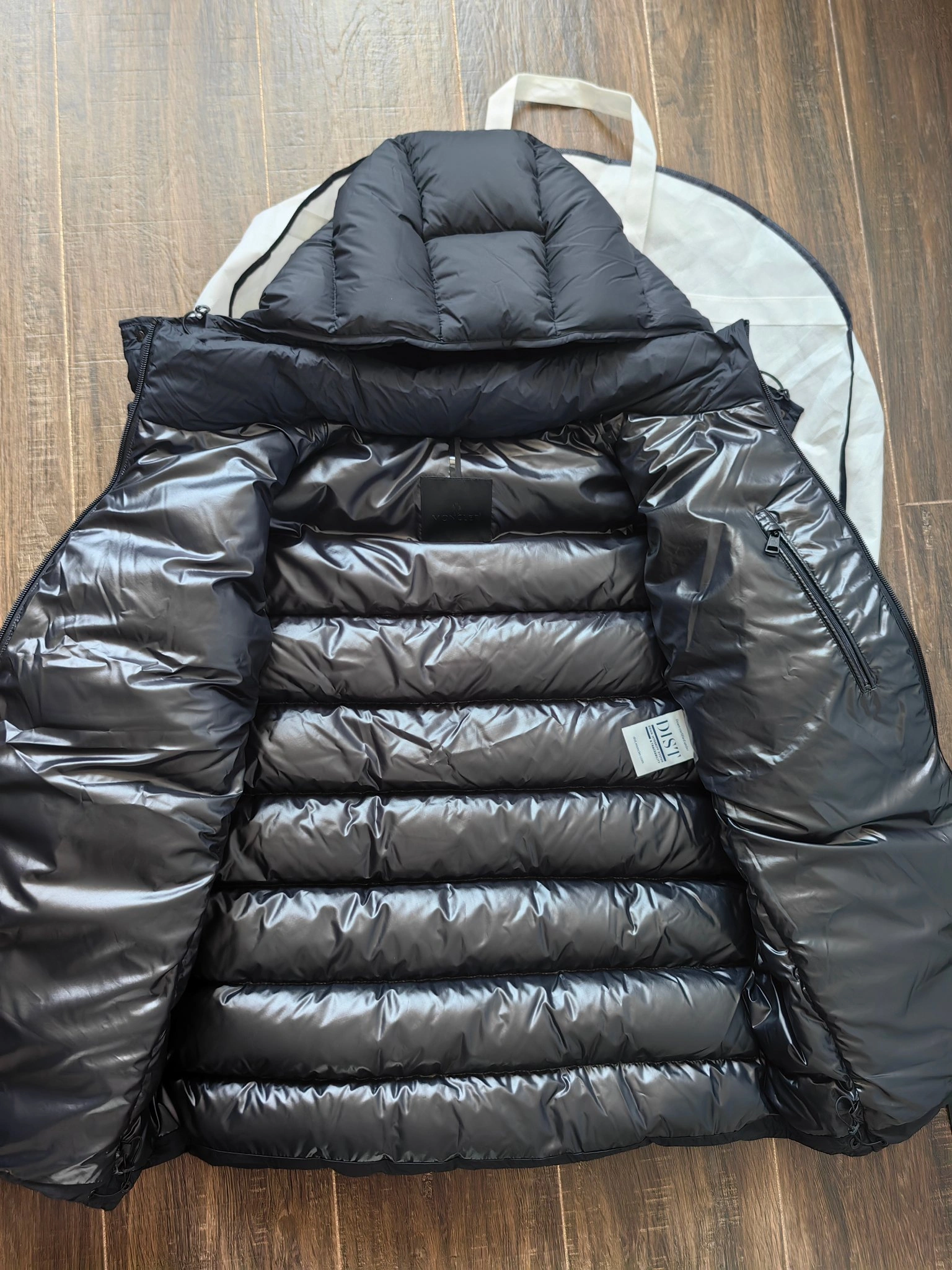 Elegant Moncler Down Jackets 146112