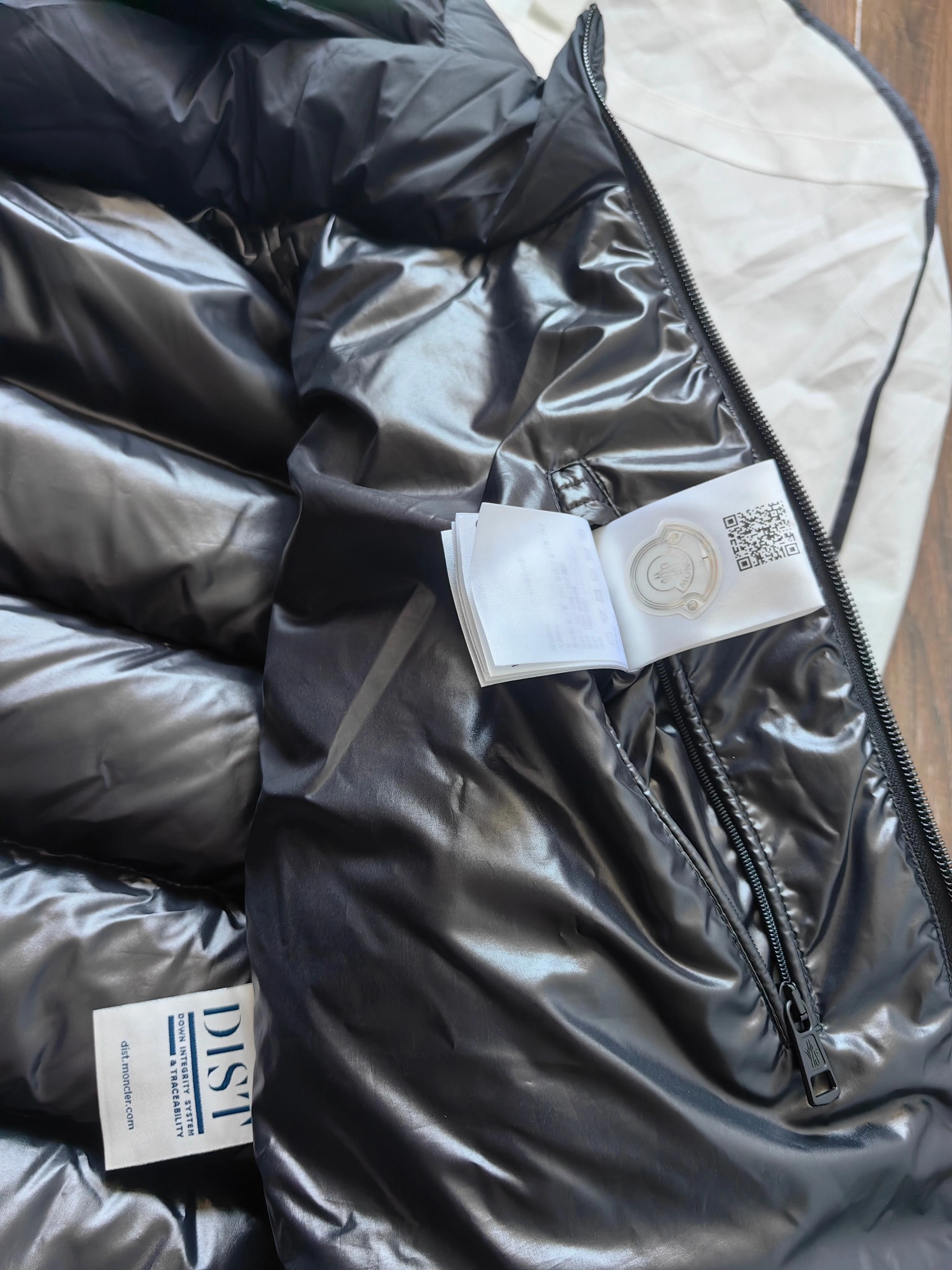 Elegant Moncler Down Jackets 146112