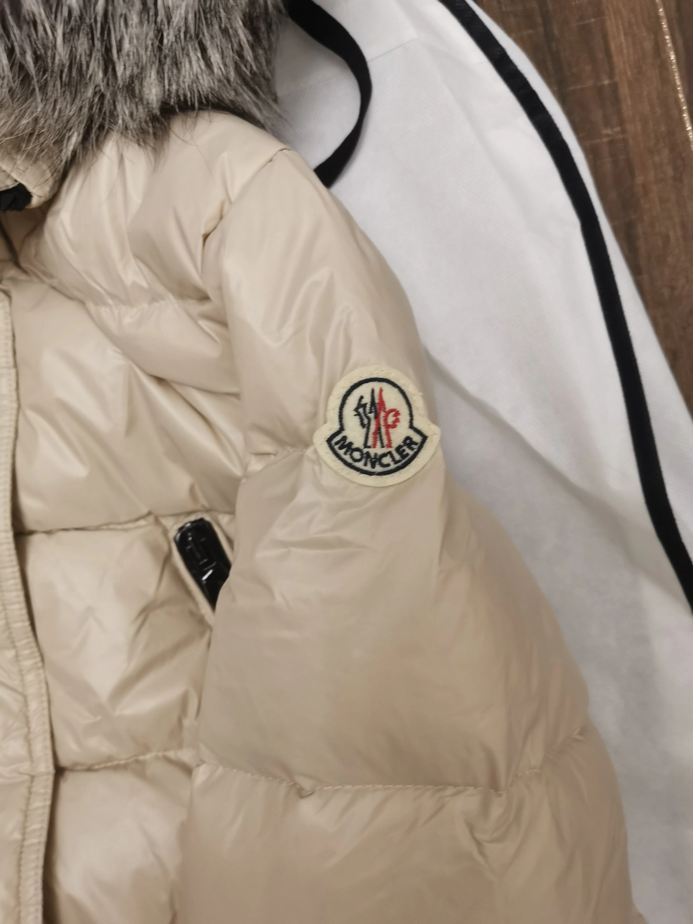 Sophisticated Moncler Down Jackets 146110