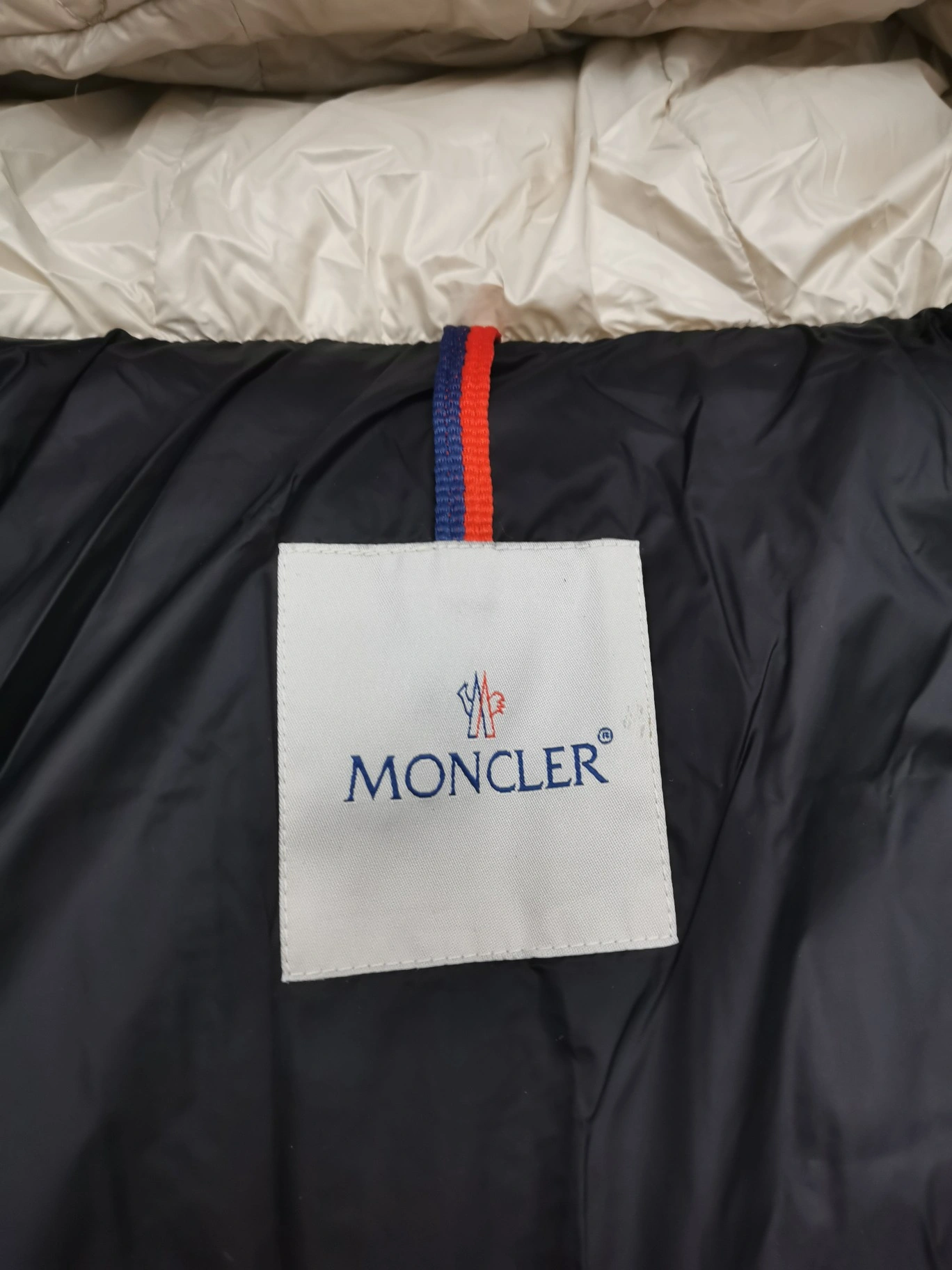 Sophisticated Moncler Down Jackets 146110