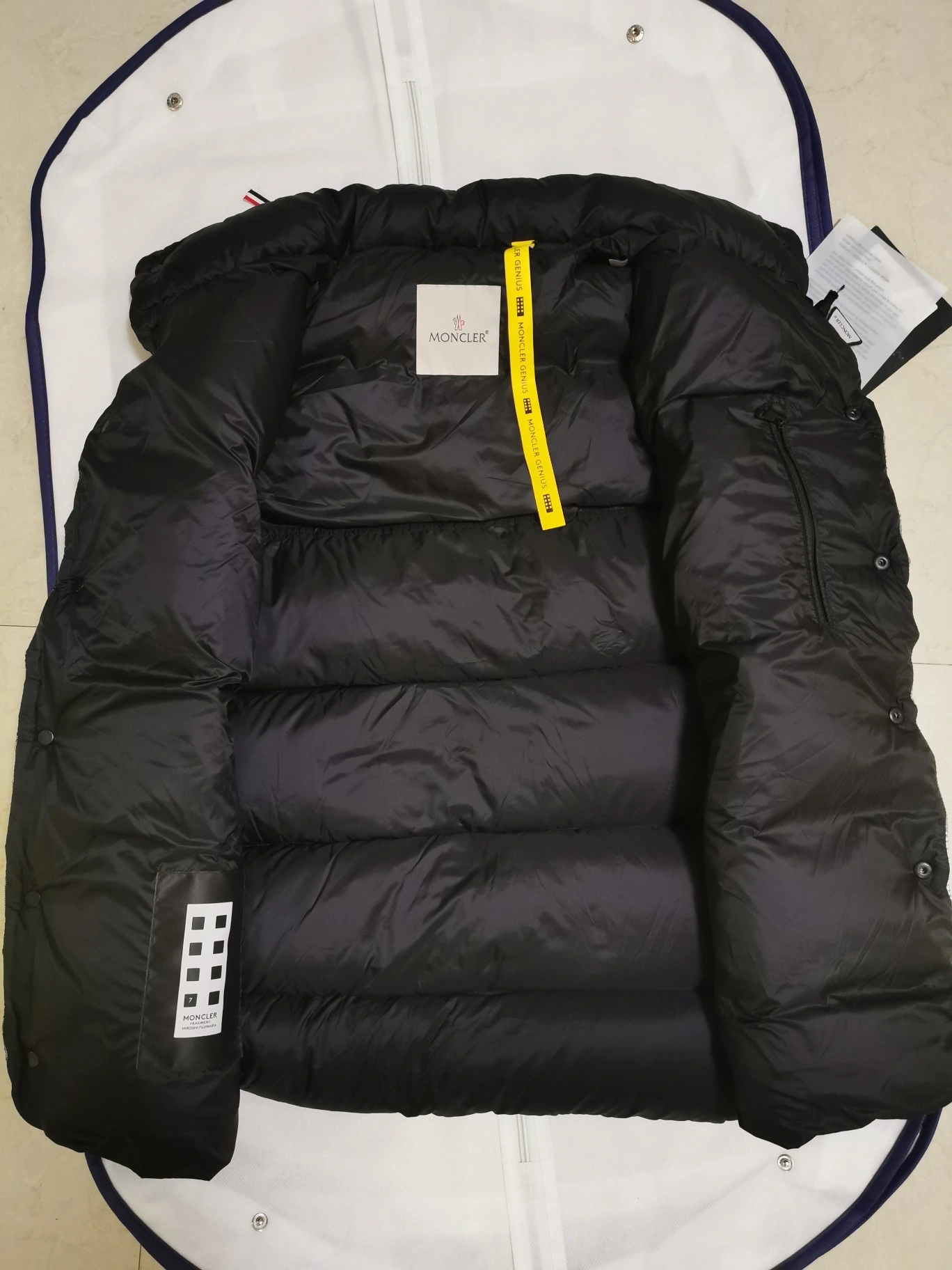 Moncler Down Jackets Popular 146102