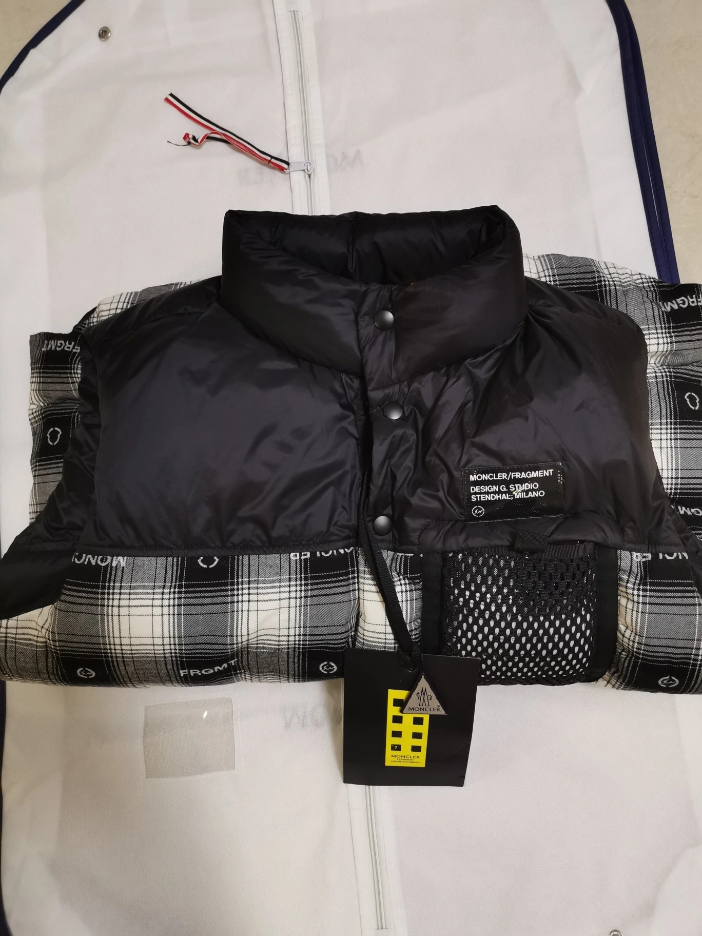 Moncler Down Jackets Popular 146102