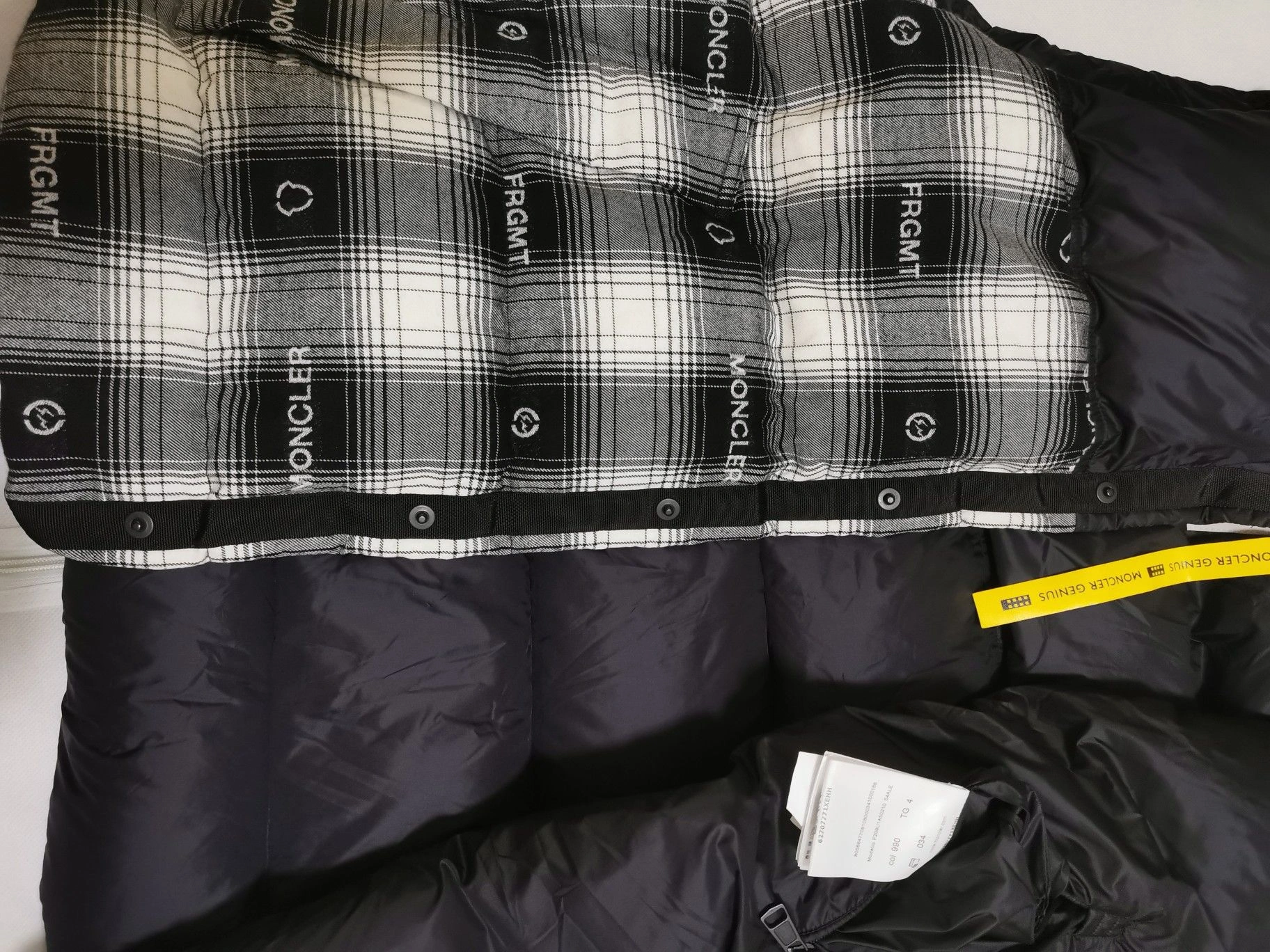 Moncler Down Jackets Popular 146102