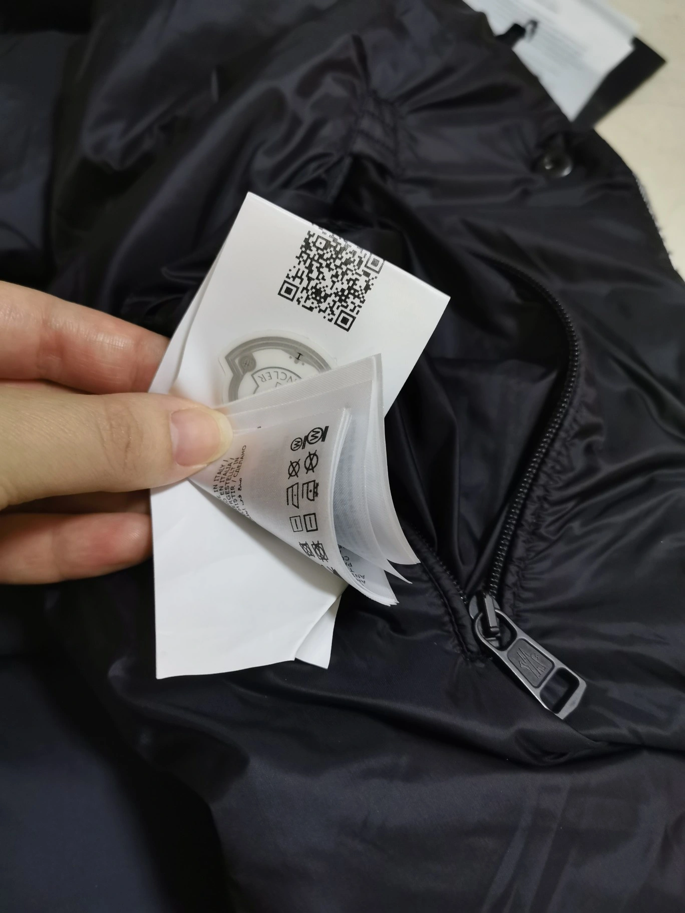 Moncler Down Jackets Popular 146102
