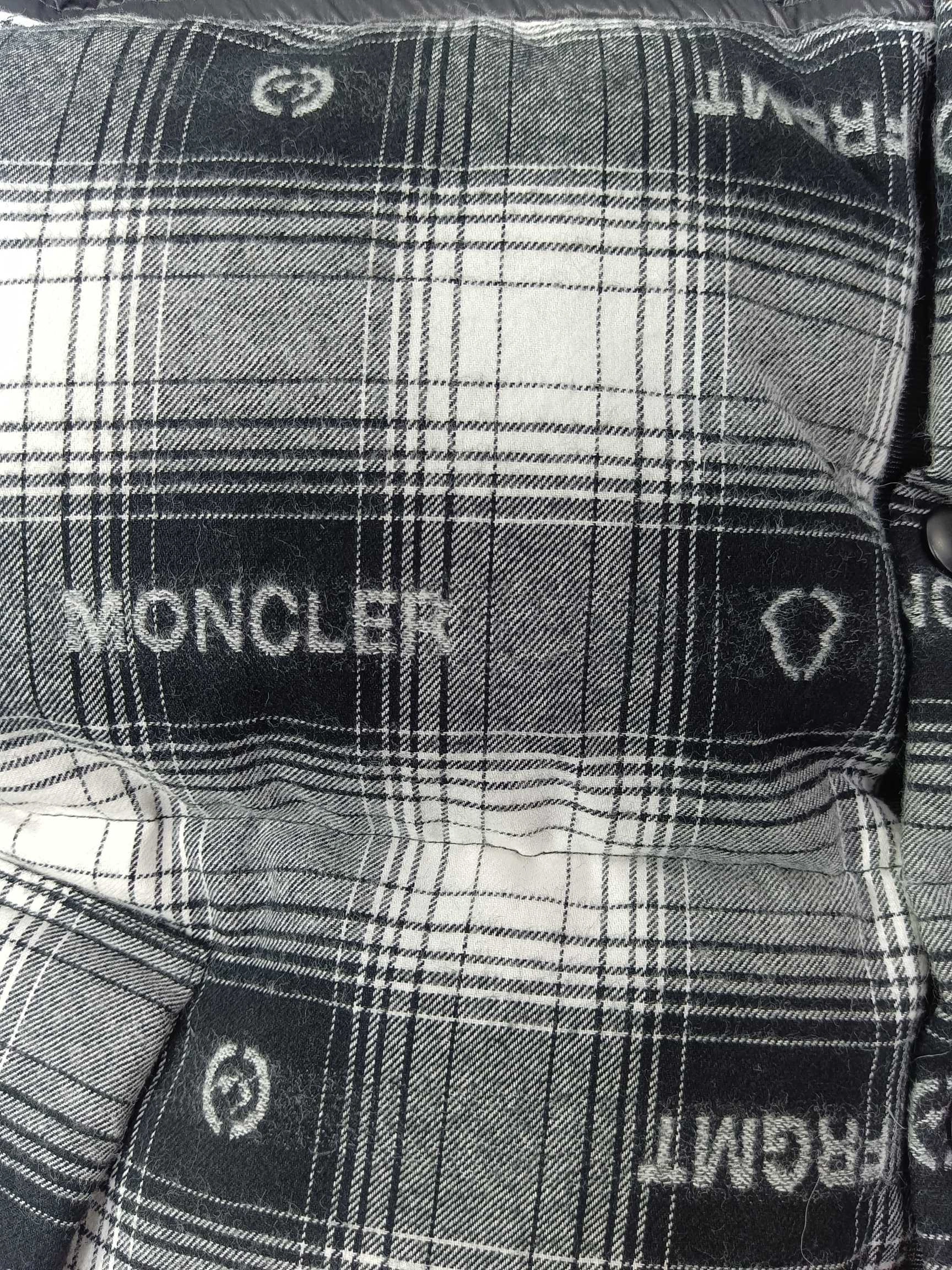 Moncler Down Jackets Casual 146100