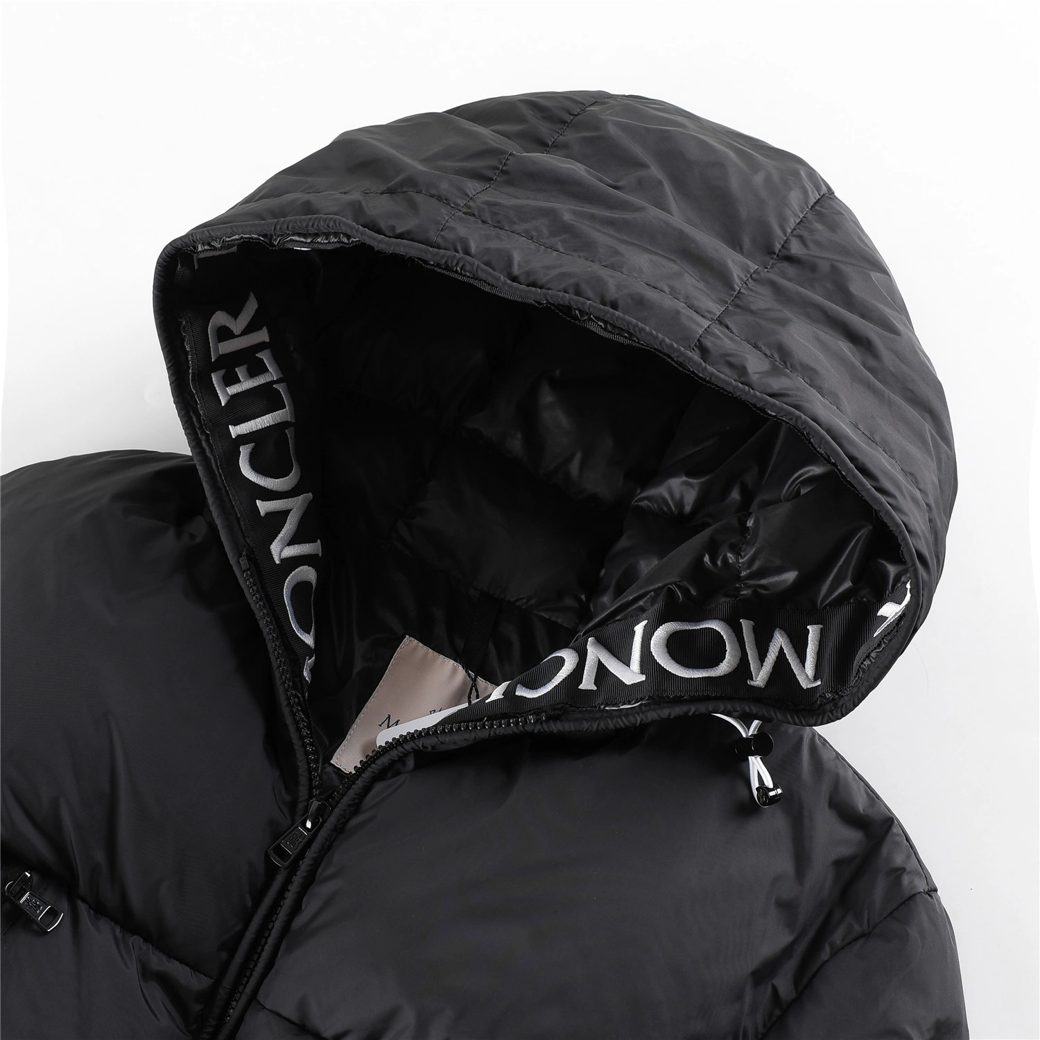 Moncler Down Jackets Sleek 146087