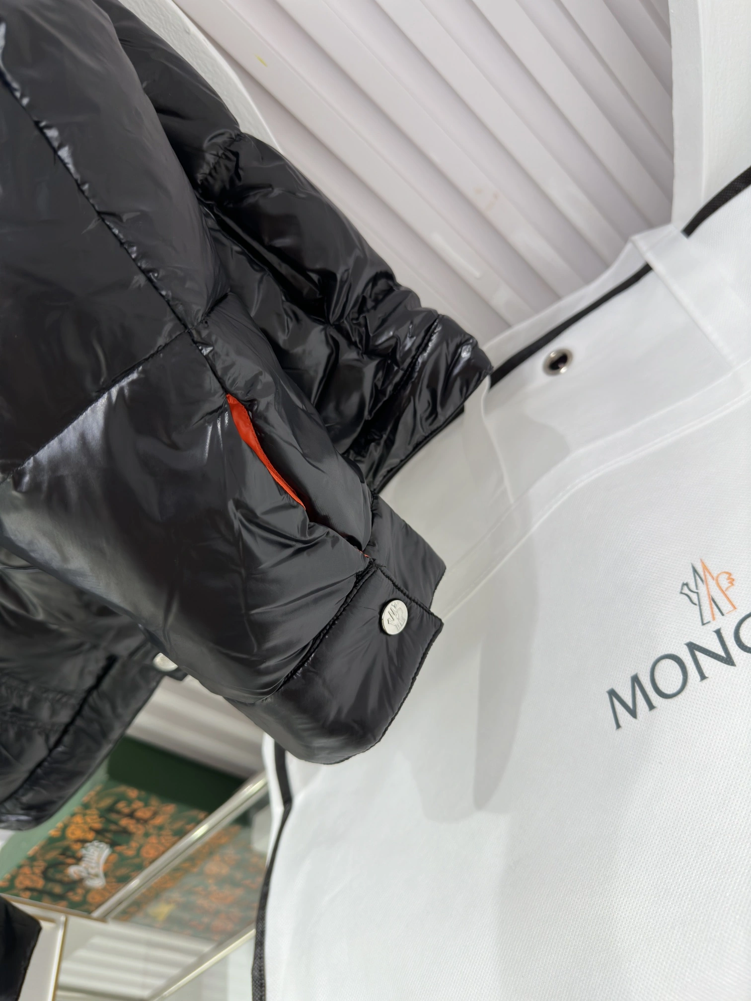 Classic Moncler Down Jackets 146101