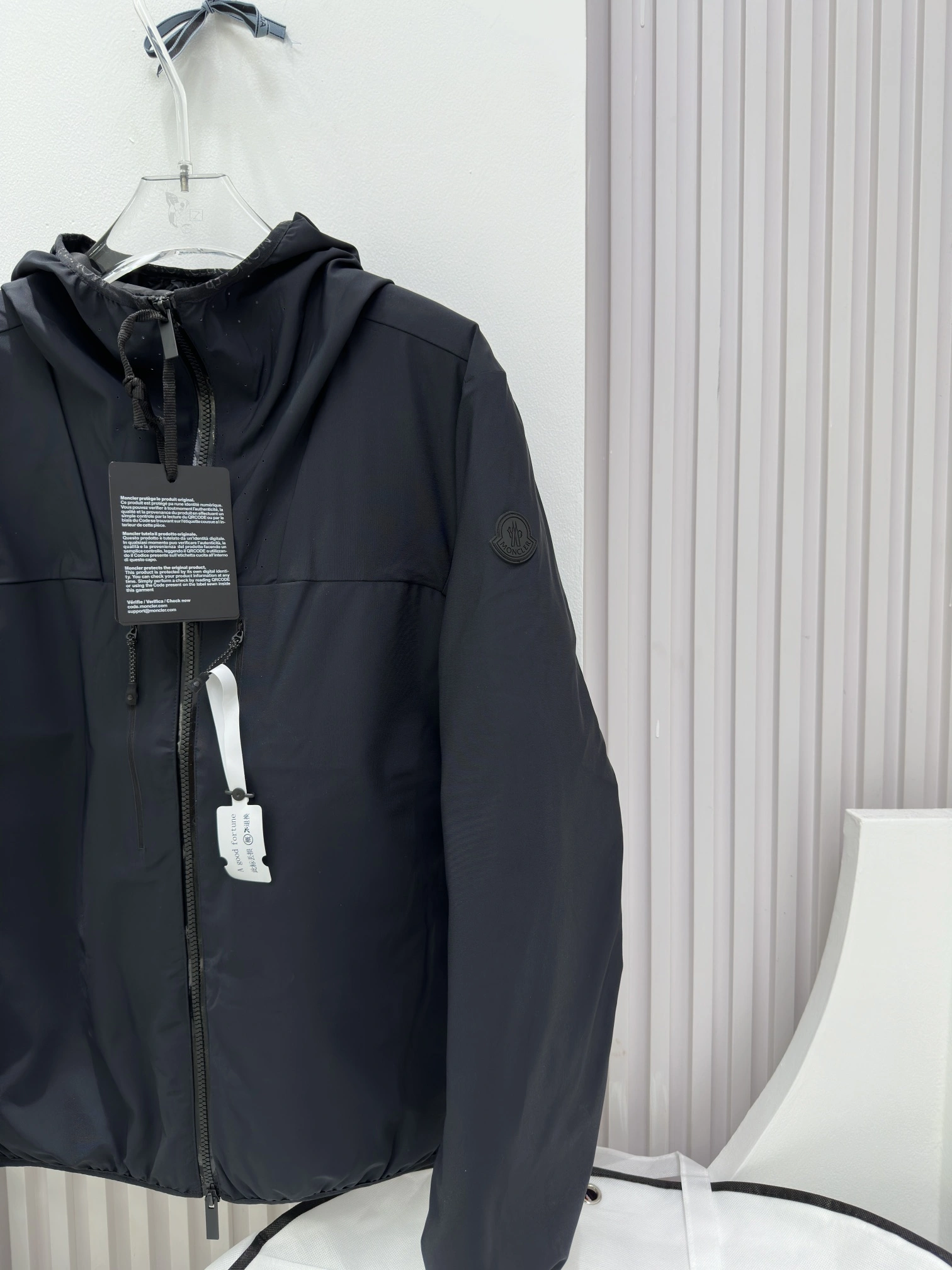 Moncler Down Jackets Minimalist 146094