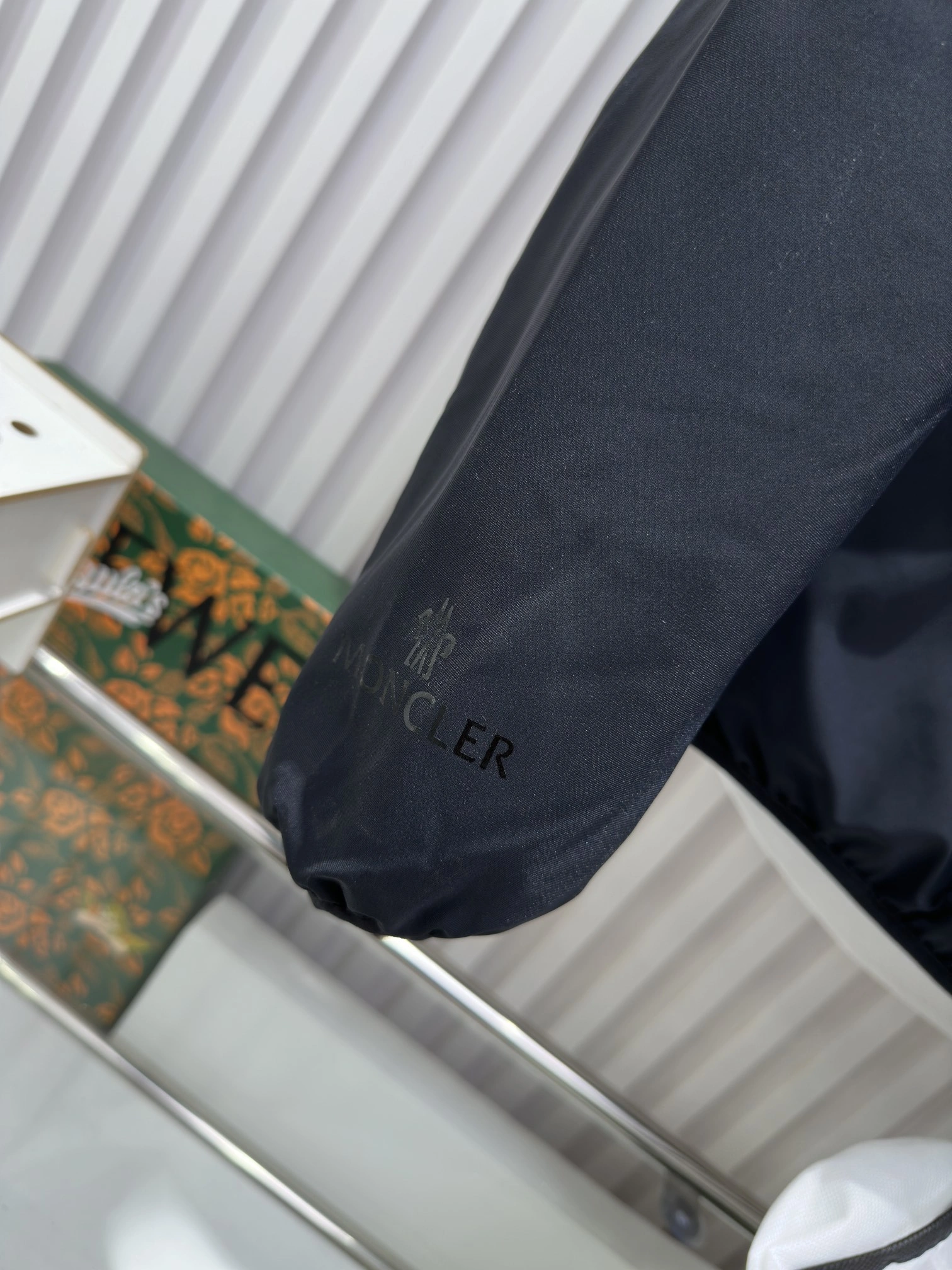 Moncler Down Jackets Minimalist 146094