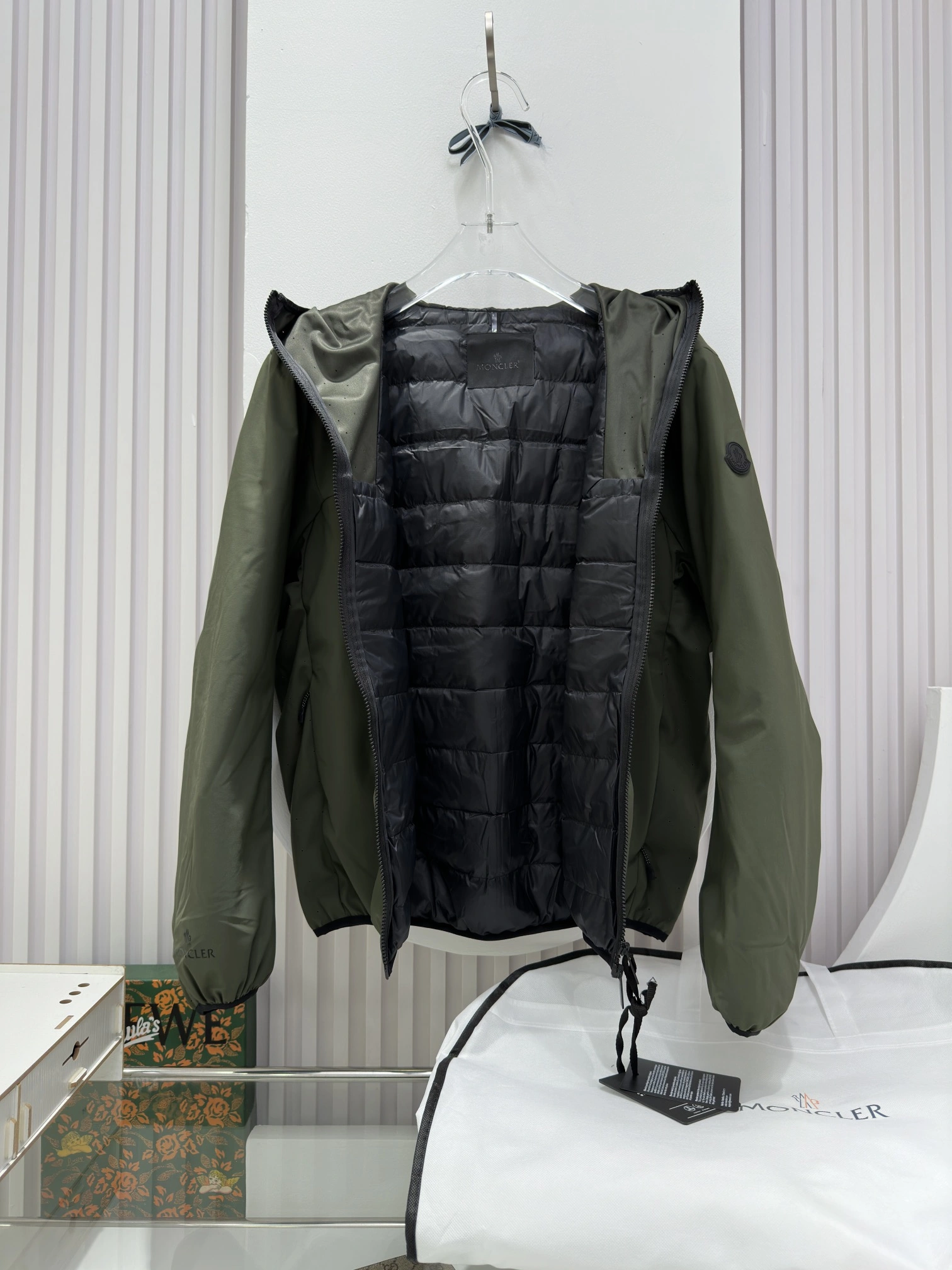 Stretchable Moncler Down Jackets 146092