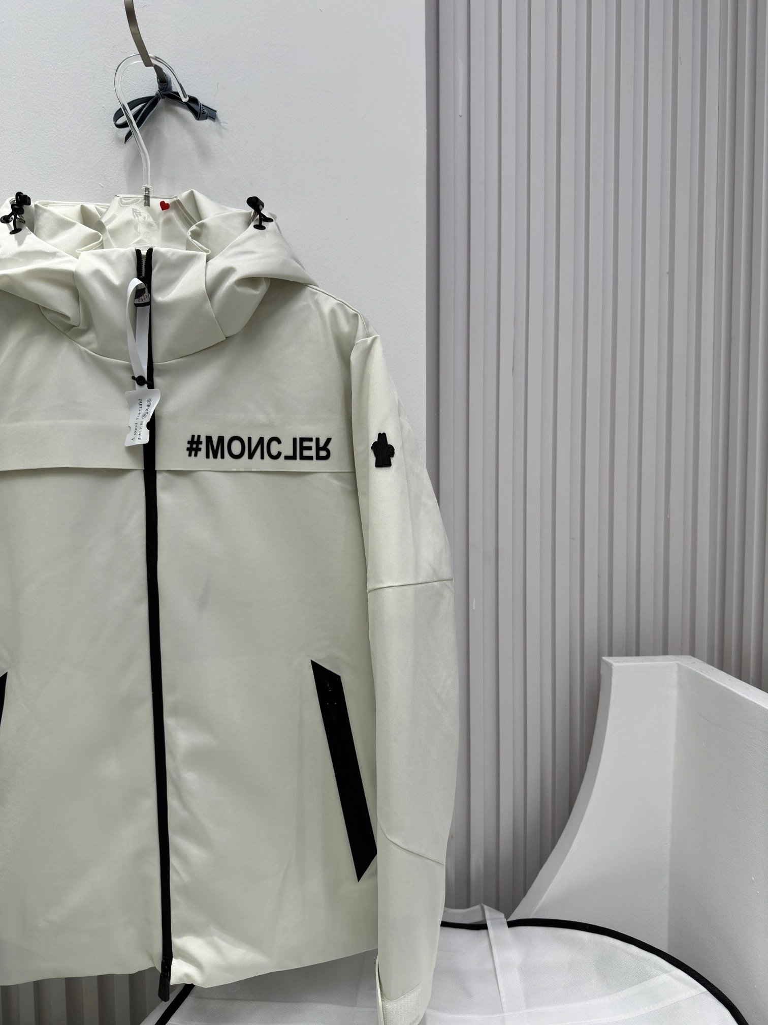 Lightweight Moncler Down Jackets 146097