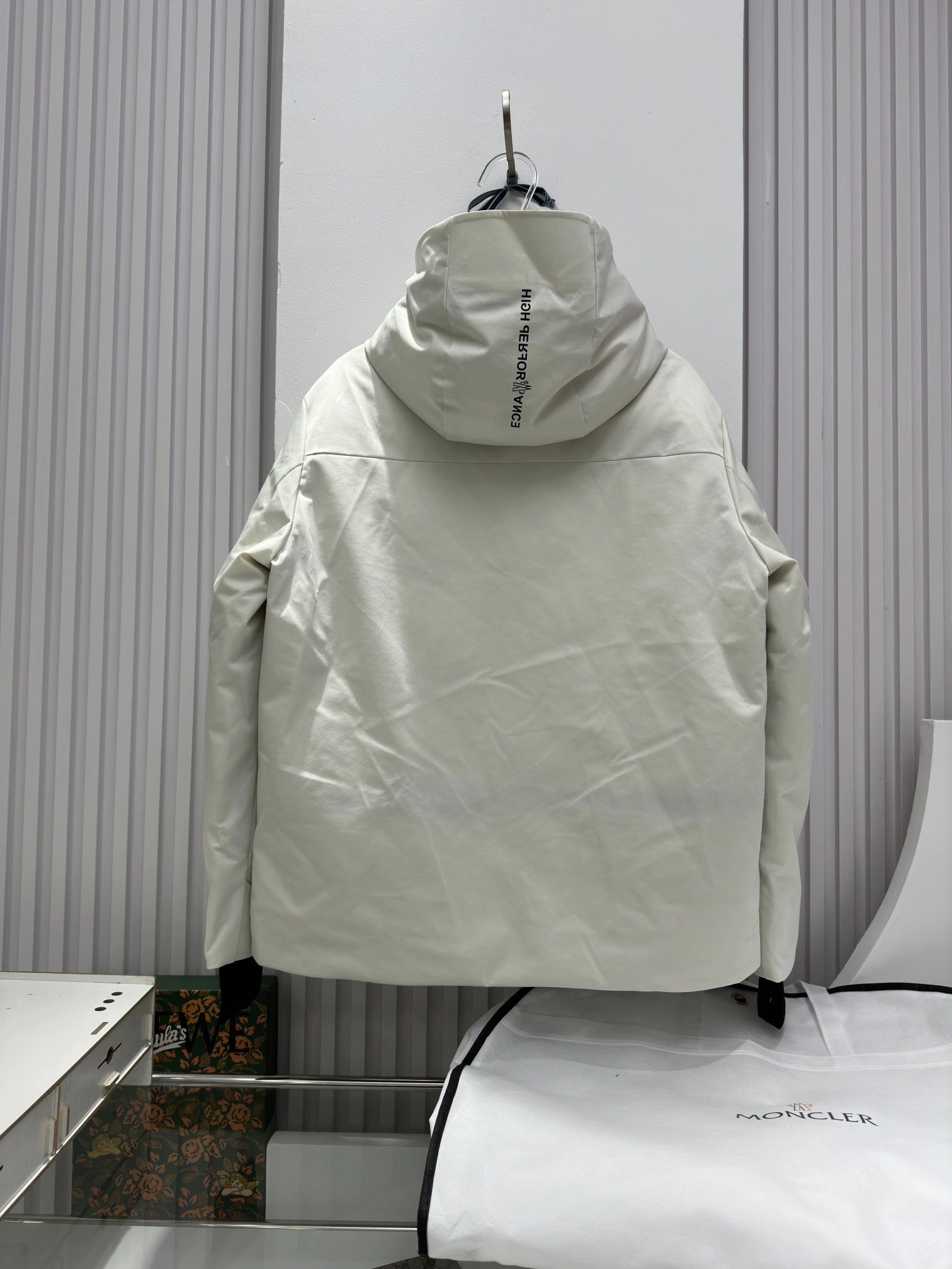 Lightweight Moncler Down Jackets 146097