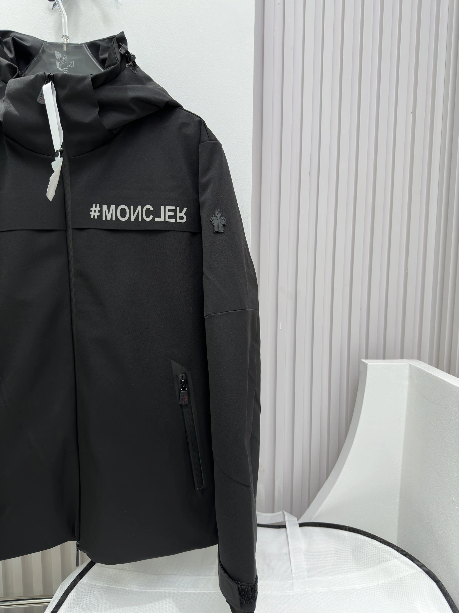 Moncler Down Jackets Lightweight 146096