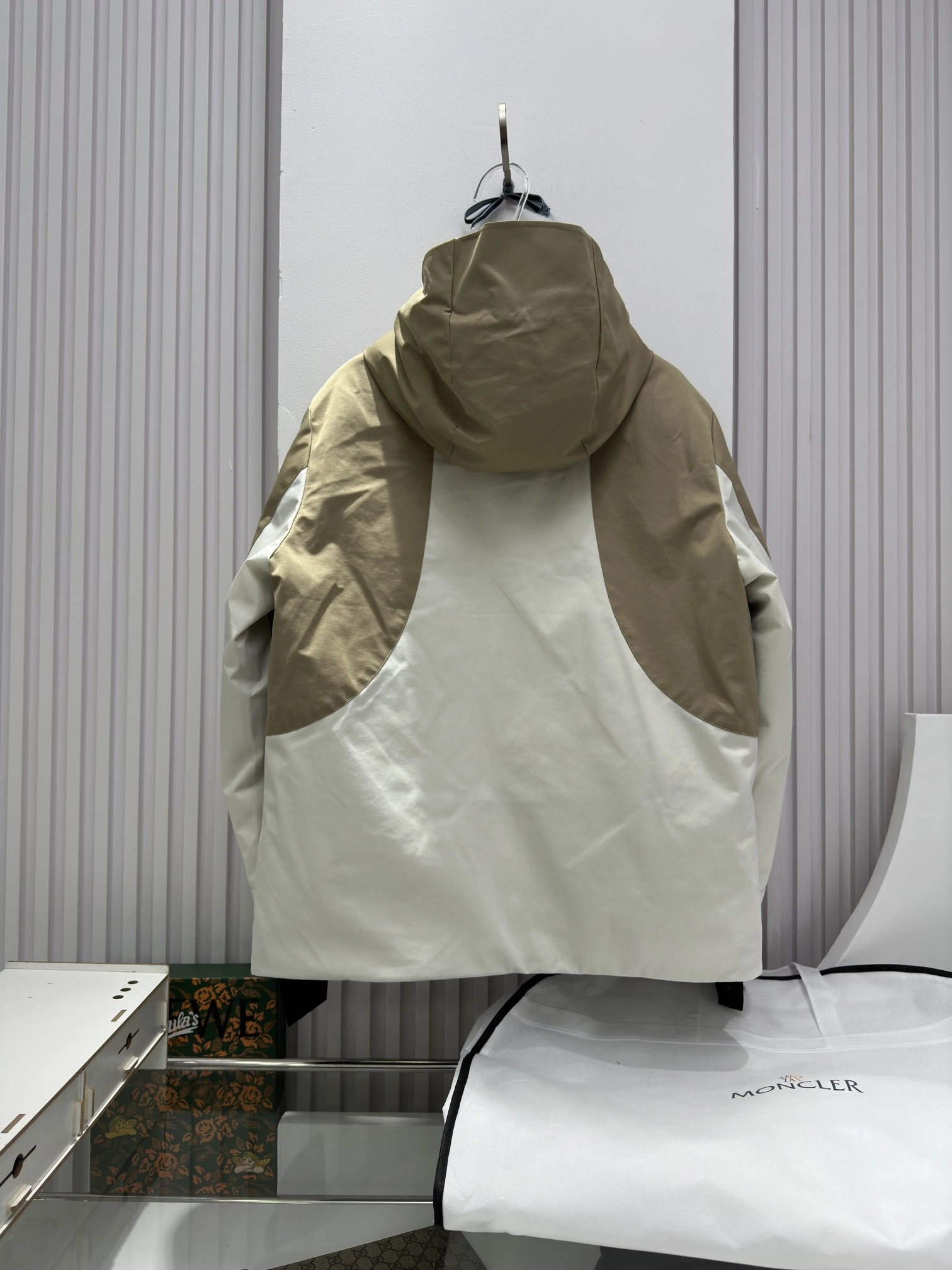 Unisex Moncler Down Jackets 146095