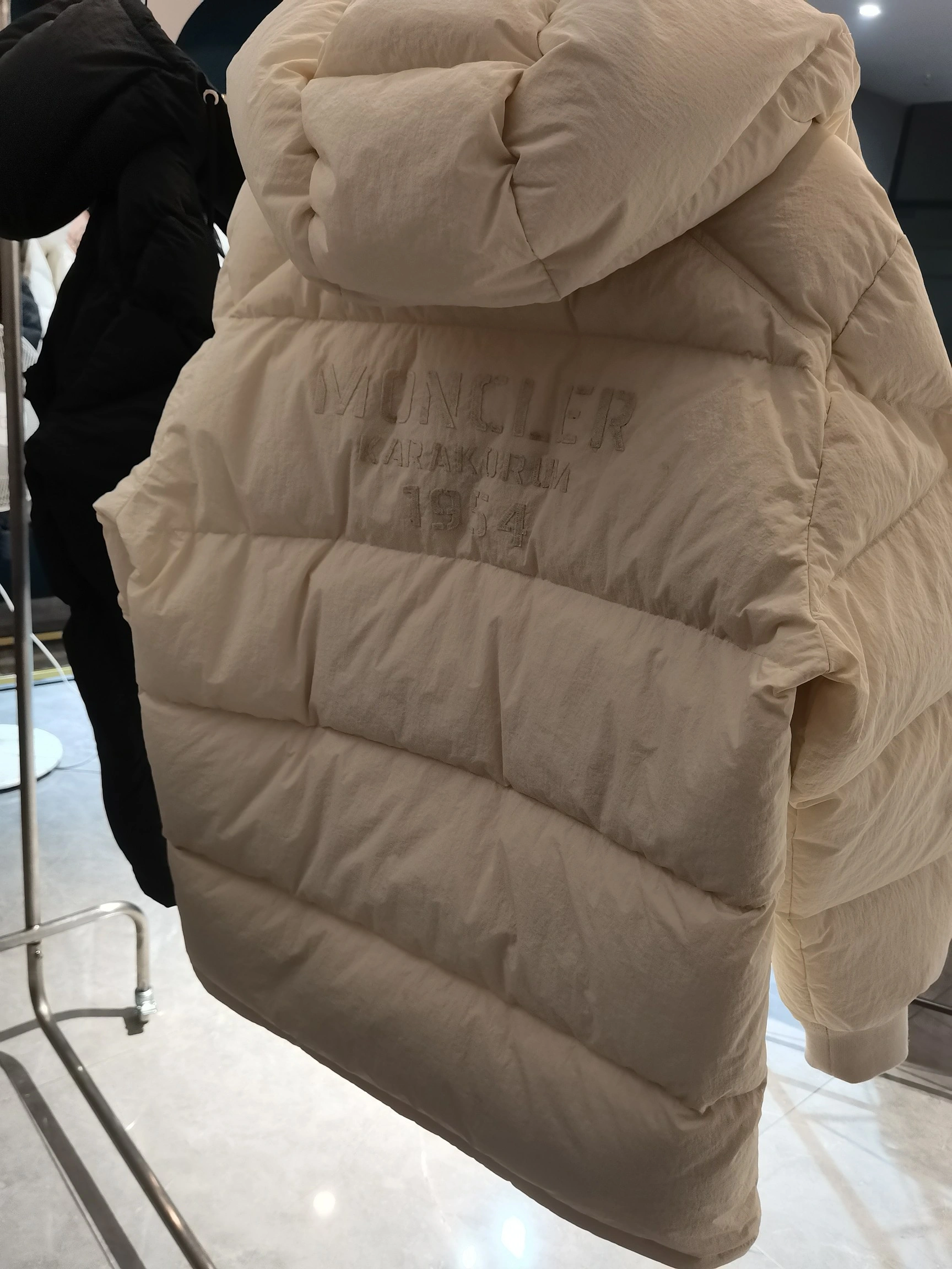 Moncler Down Jackets ModernLook 146099