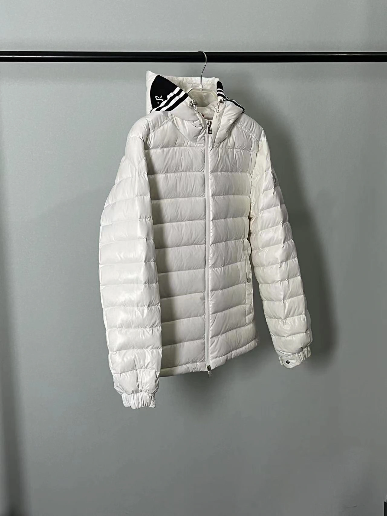 Snug Moncler Down Jackets 146089