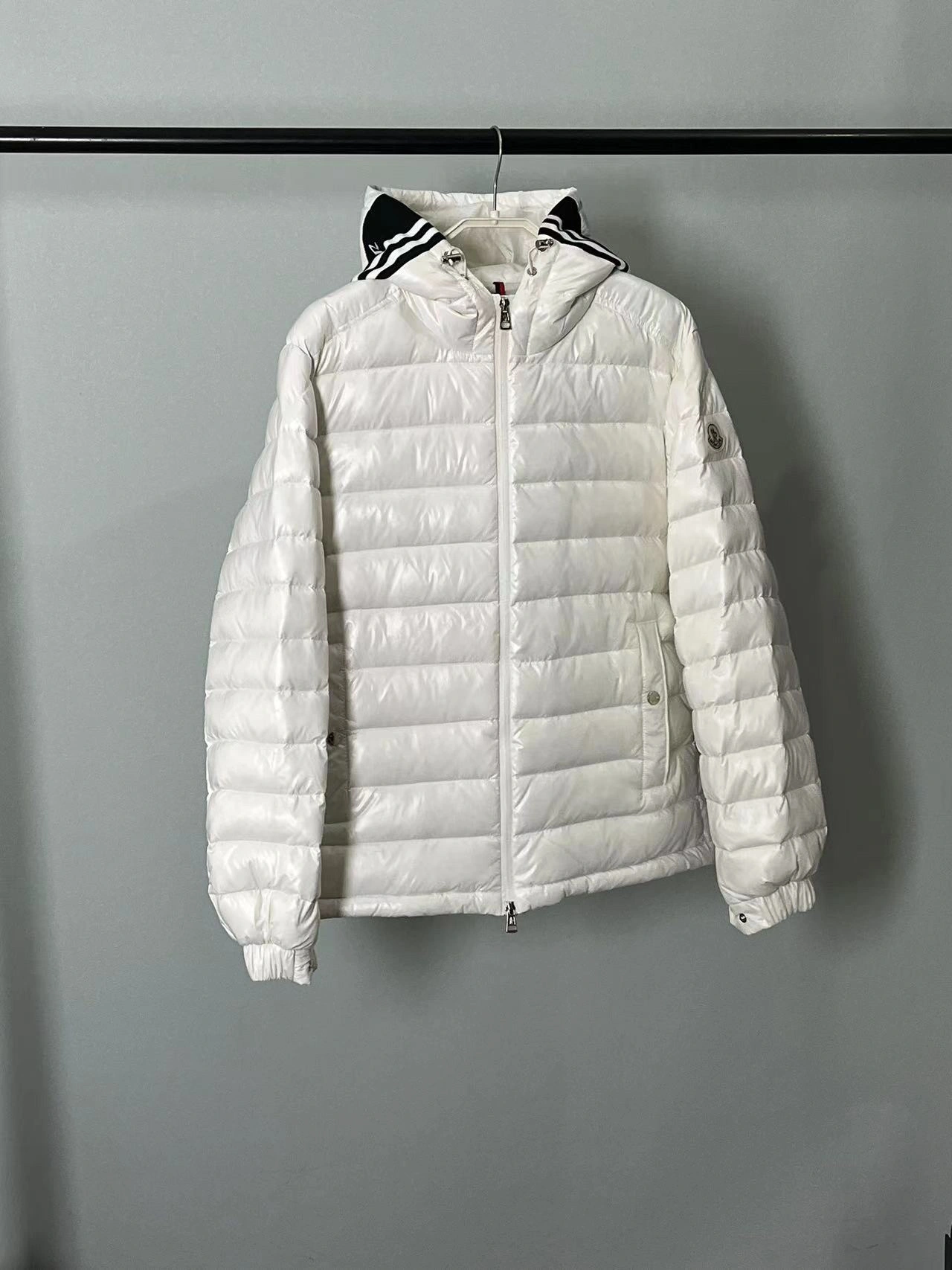 Snug Moncler Down Jackets 146089