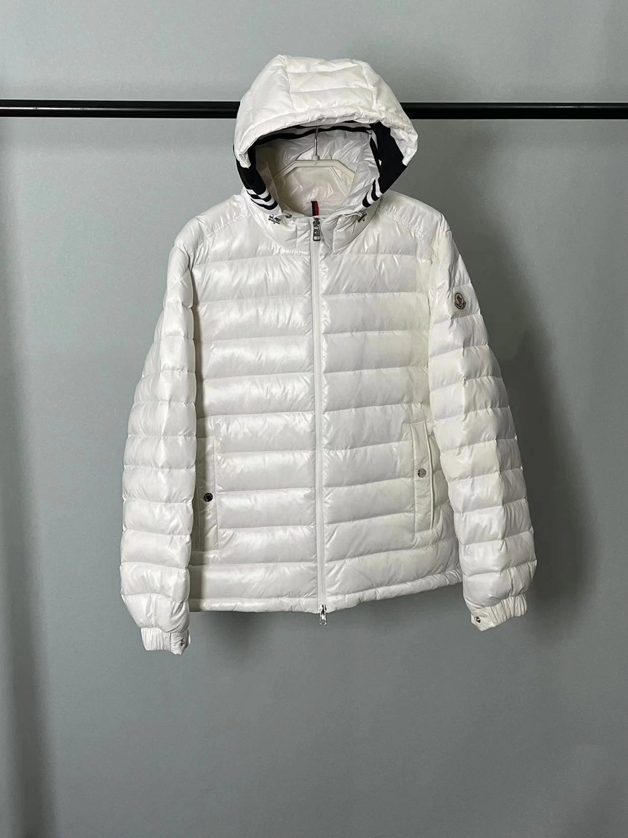 Snug Moncler Down Jackets 146089
