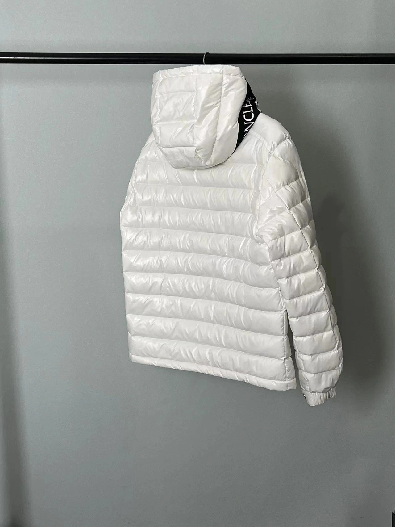 Snug Moncler Down Jackets 146089