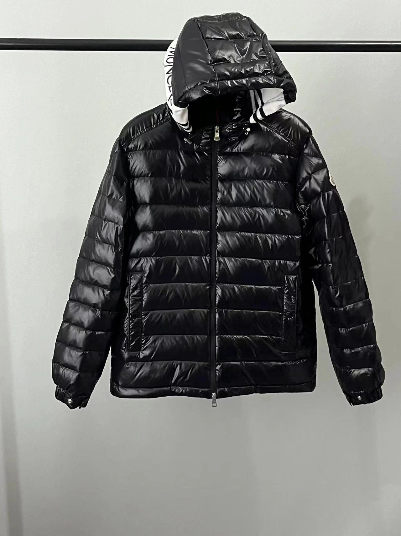 Moncler Down Jackets Unisex 146093