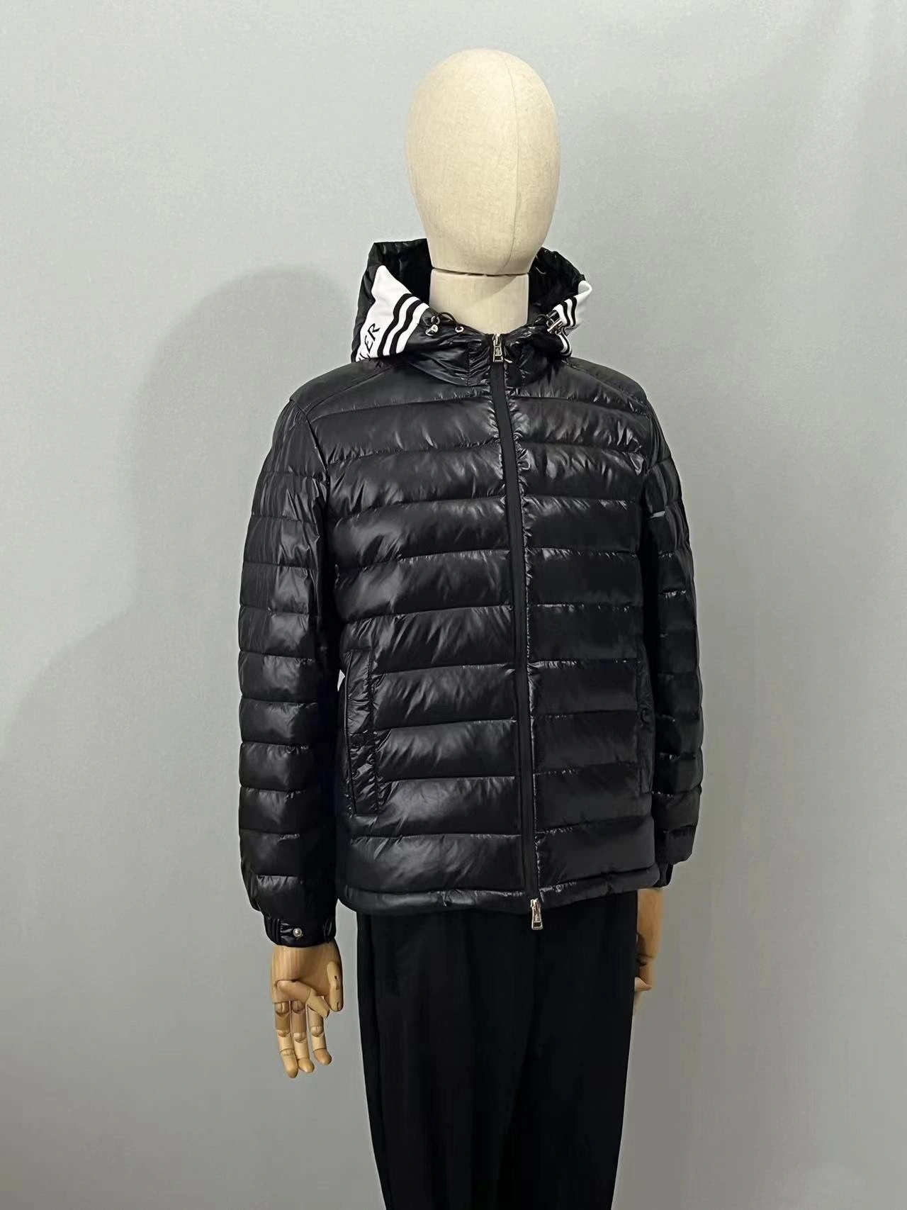 Moncler Down Jackets Unisex 146093