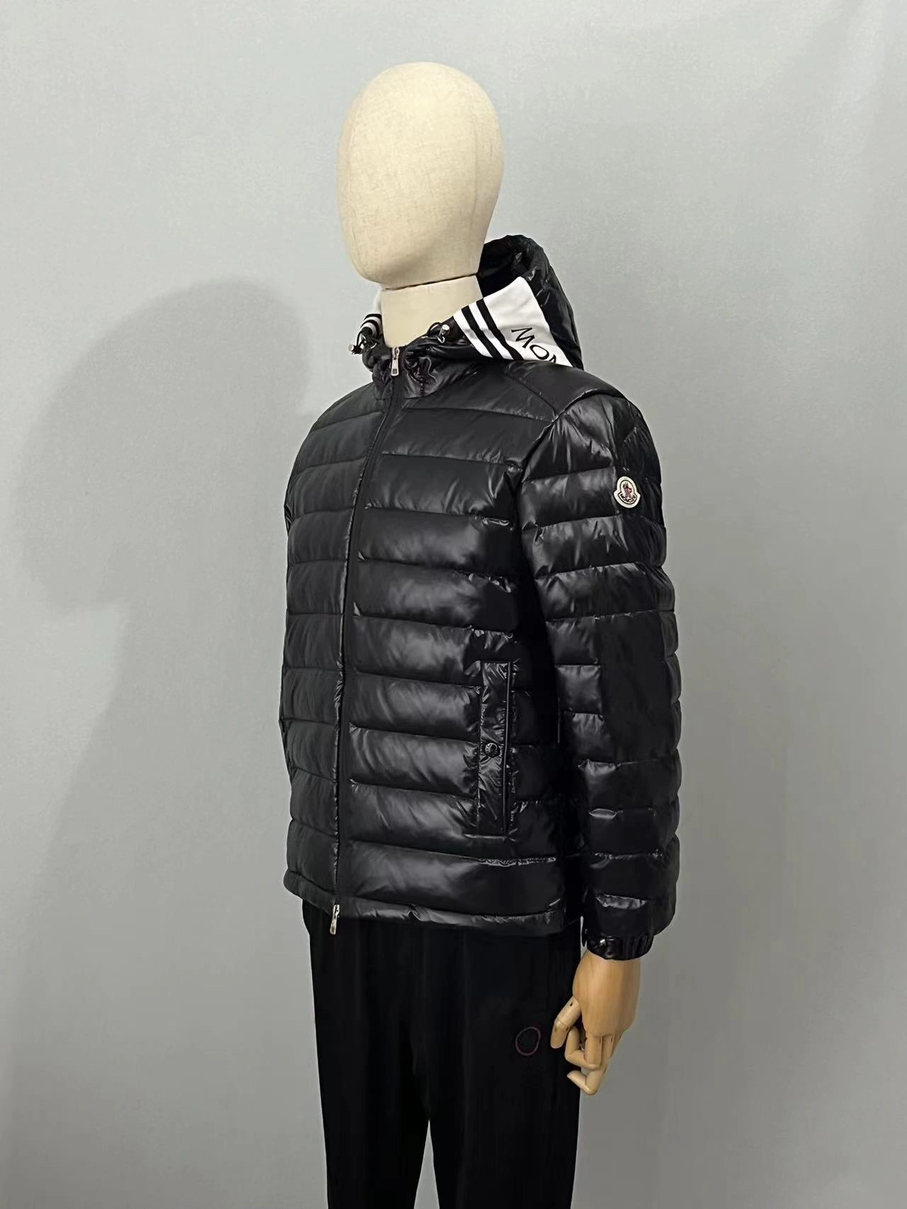 Moncler Down Jackets Unisex 146093