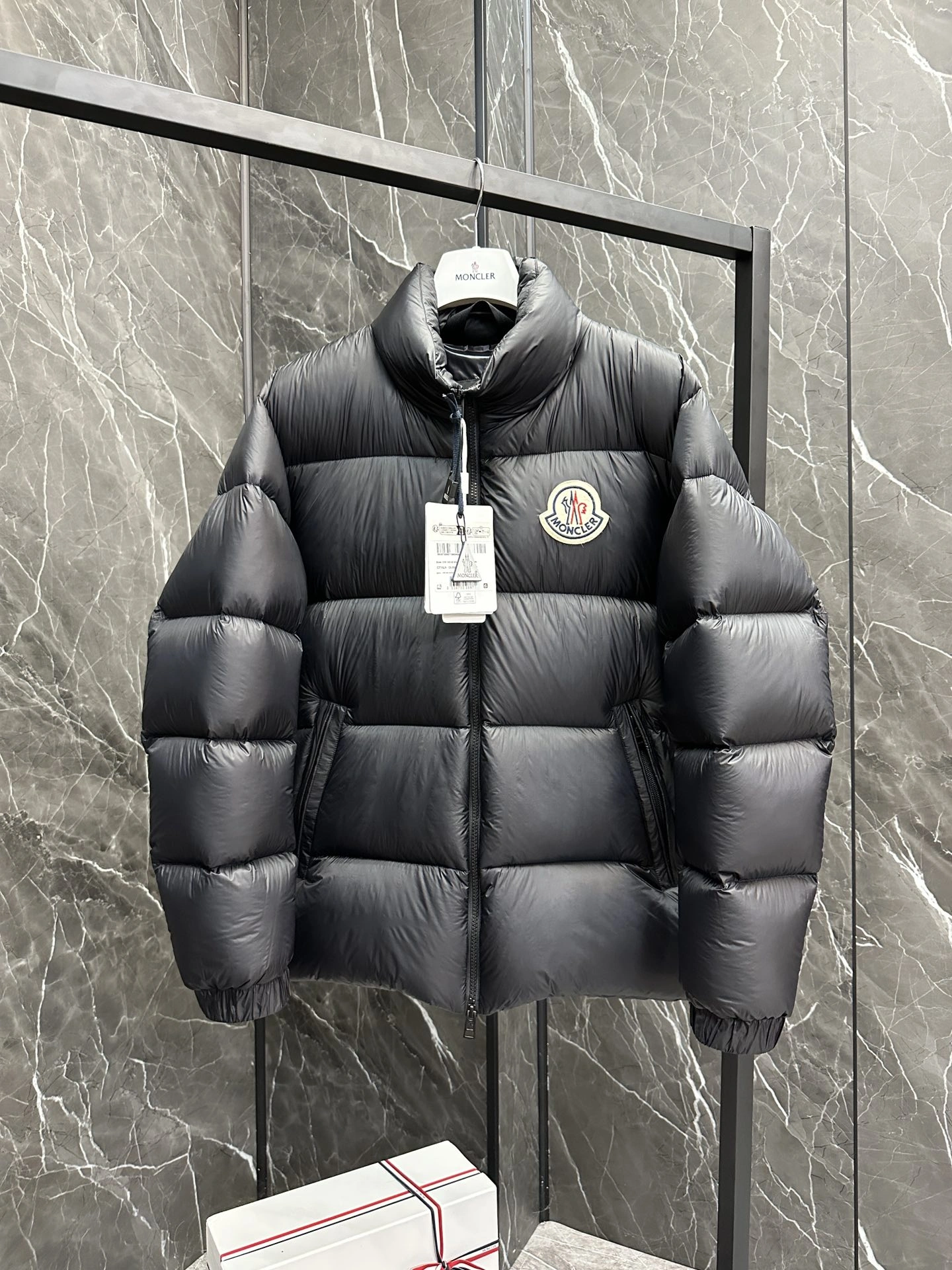 Moncler Down Jackets Breathable 146098
