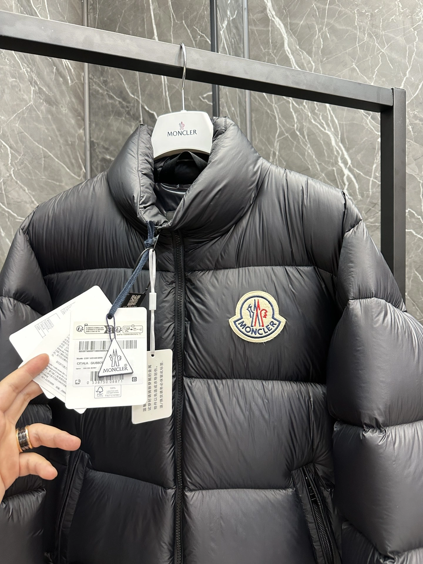 Moncler Down Jackets Breathable 146098
