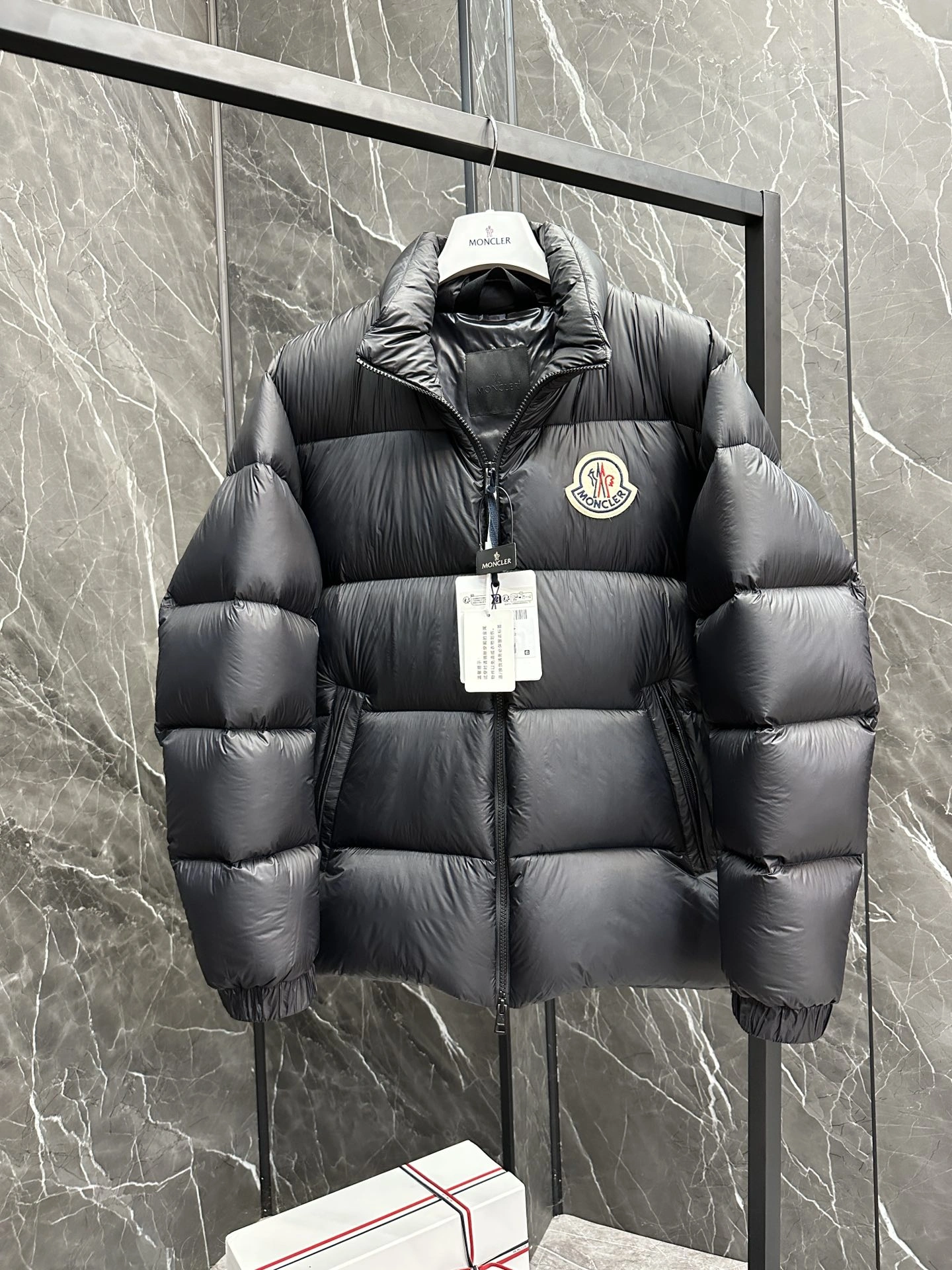 Moncler Down Jackets Breathable 146098