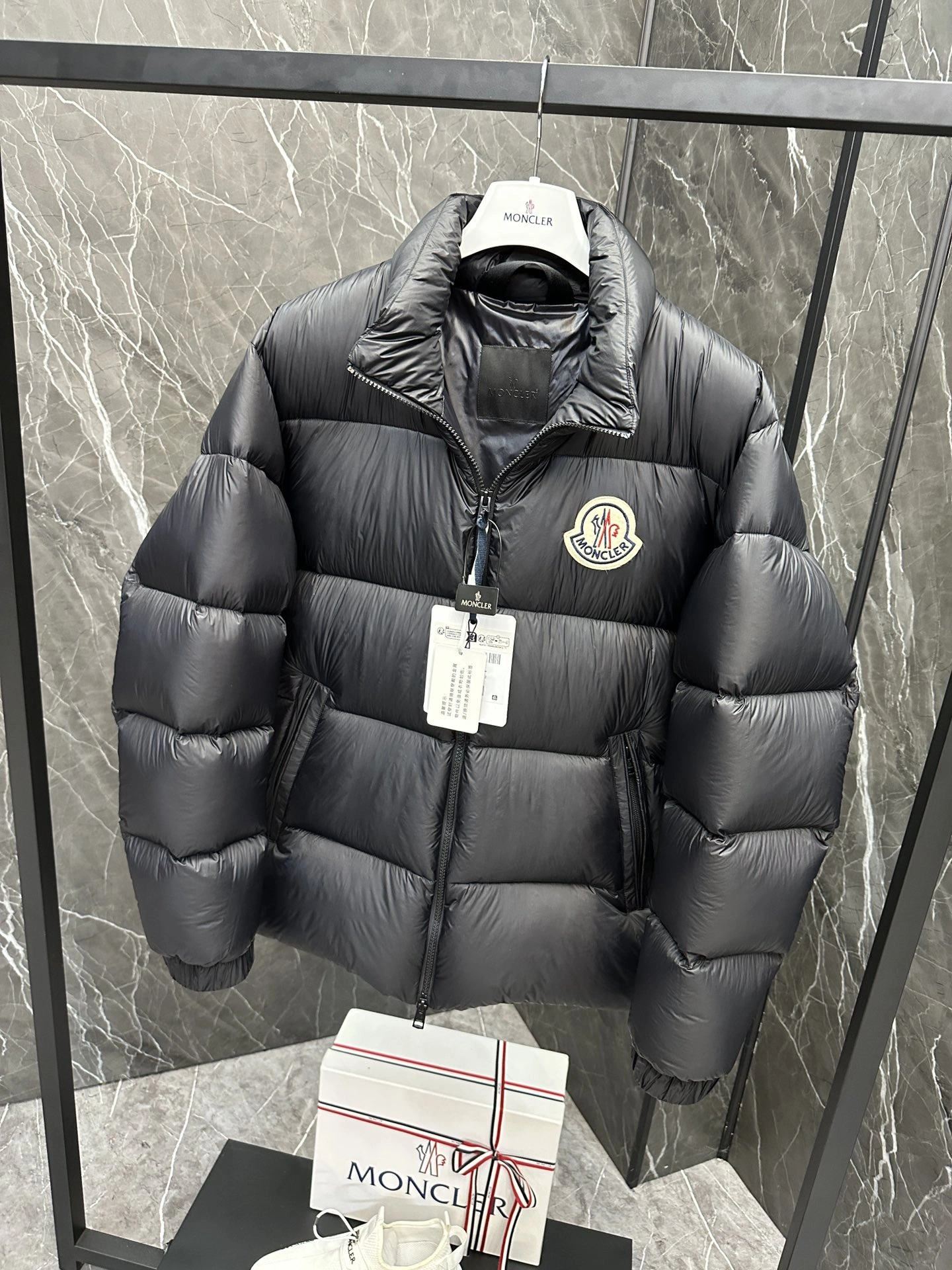 Moncler Down Jackets Breathable 146098