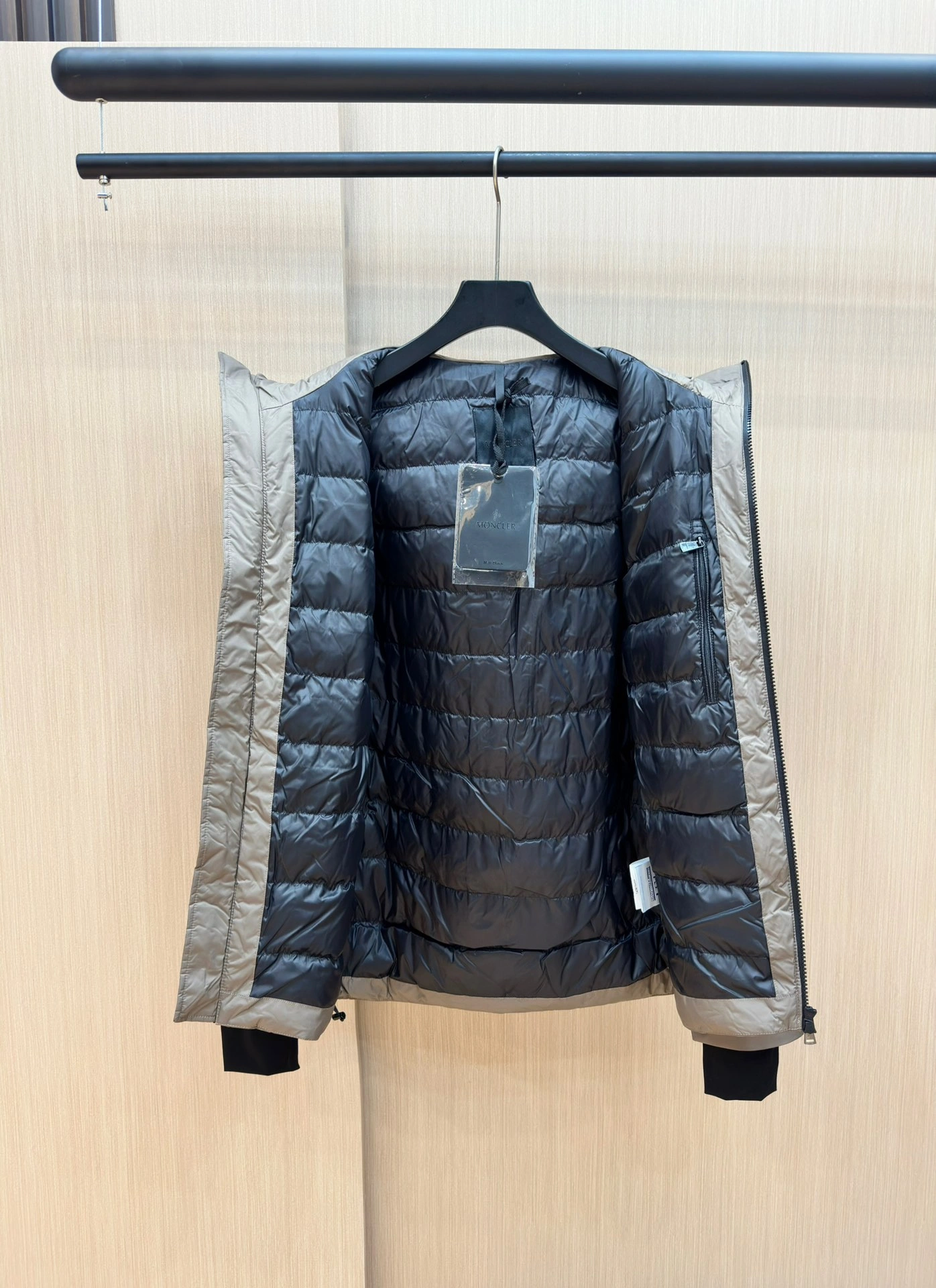 Durable Moncler Down Jackets 146082