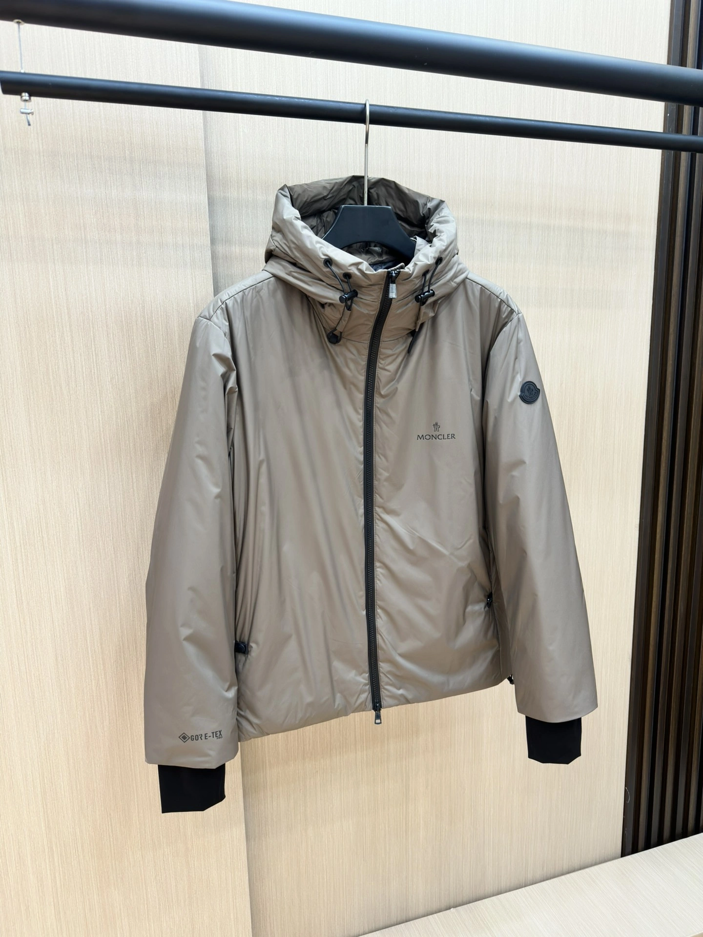 Durable Moncler Down Jackets 146082