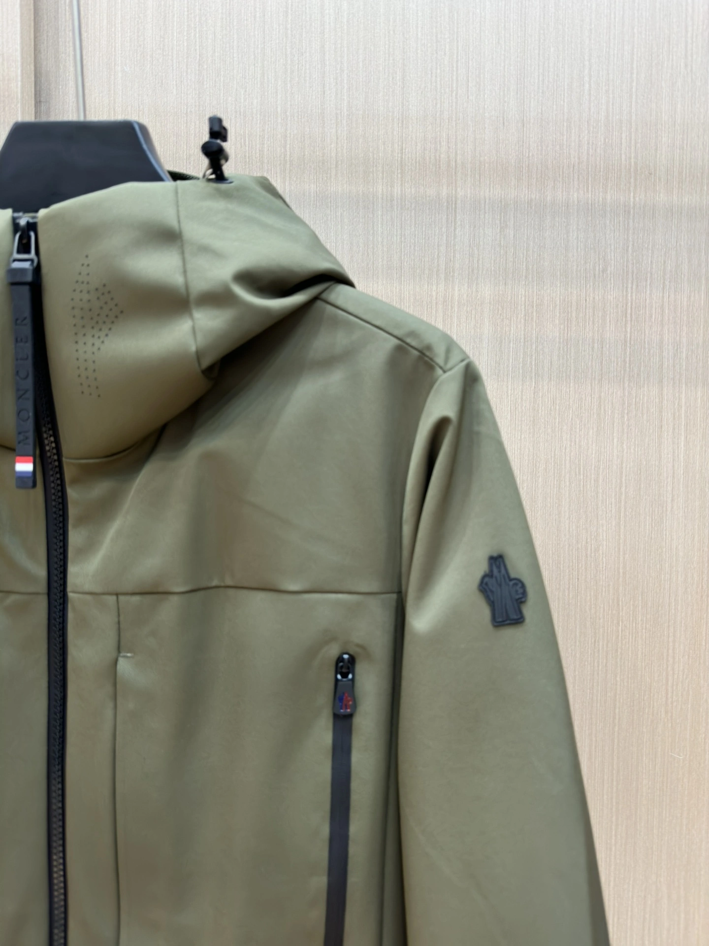 Moncler Down Jackets TechFriendly 146086