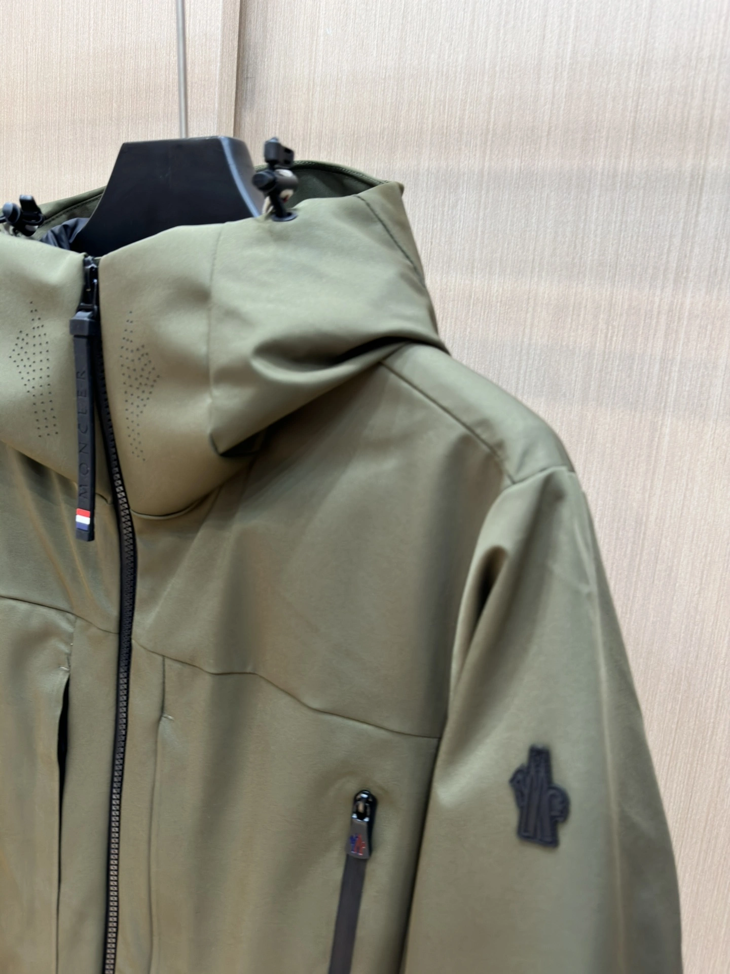 Moncler Down Jackets TechFriendly 146086