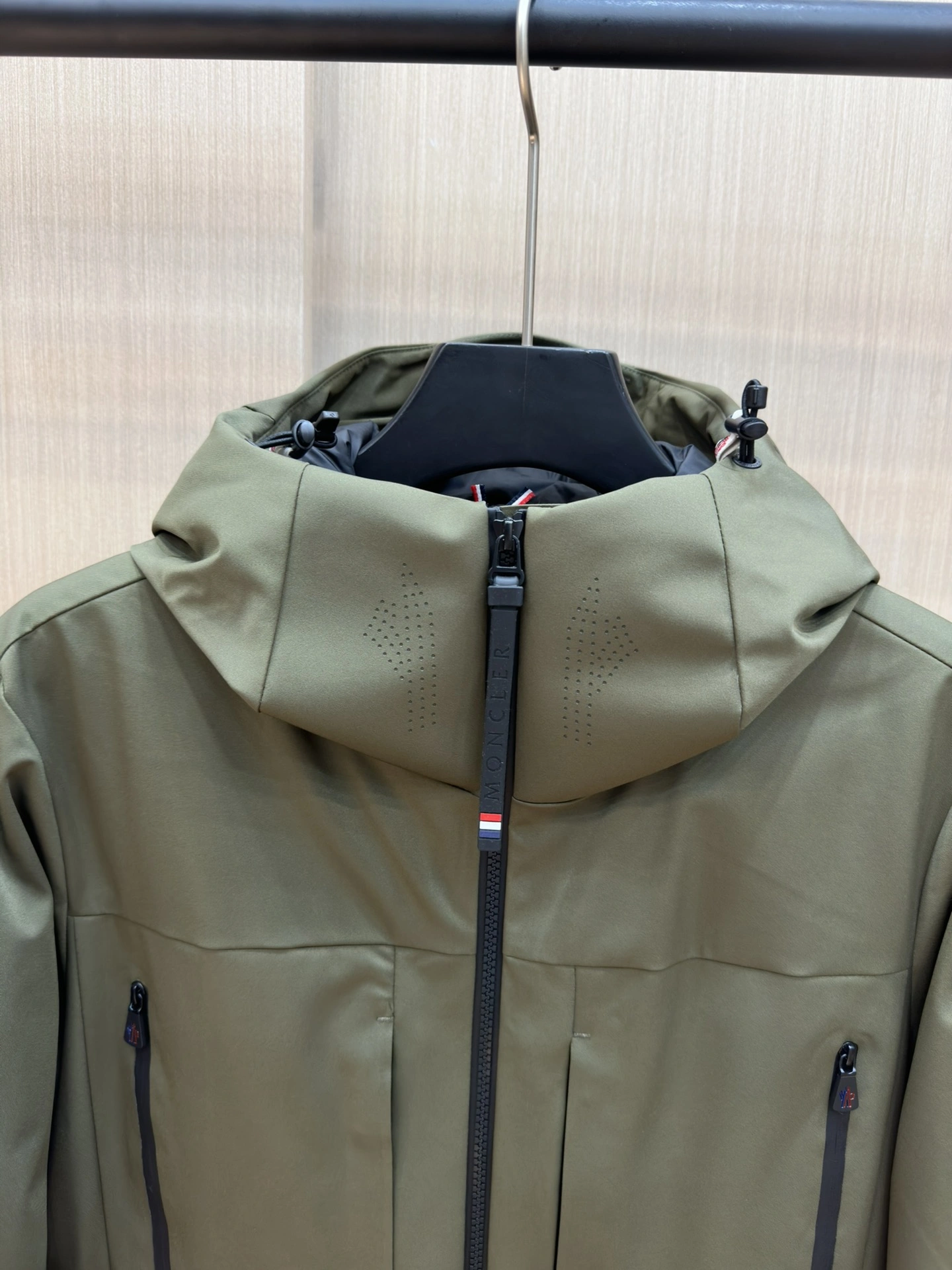 Moncler Down Jackets TechFriendly 146086