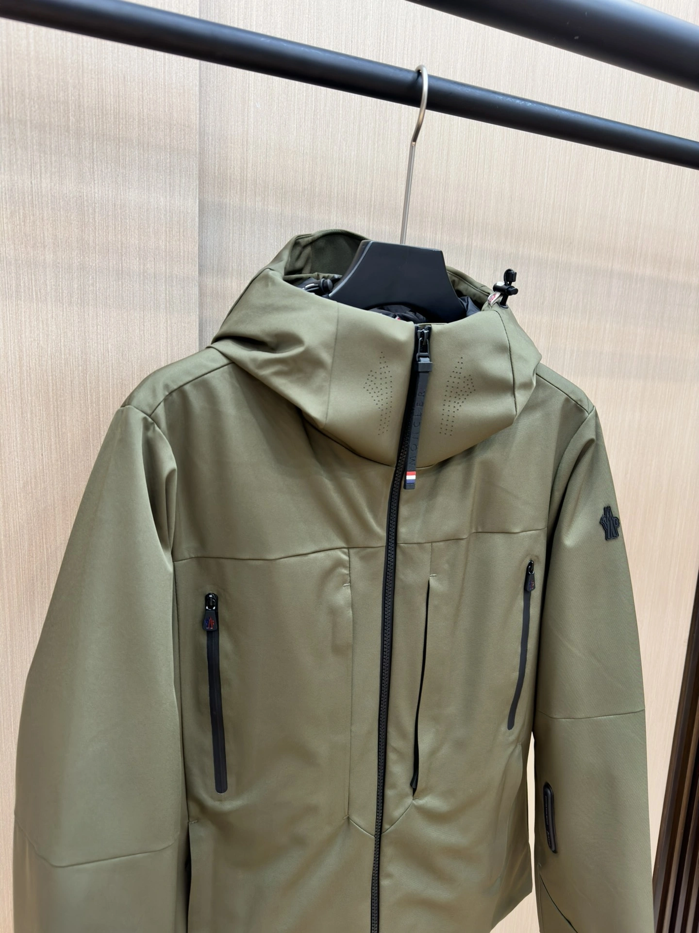 Moncler Down Jackets TechFriendly 146086