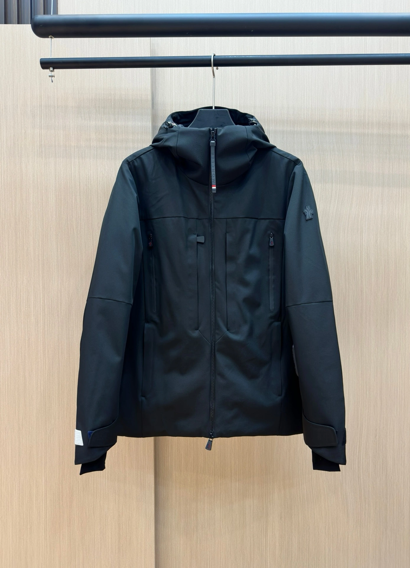 FlexibleFit Moncler Down Jackets 146083
